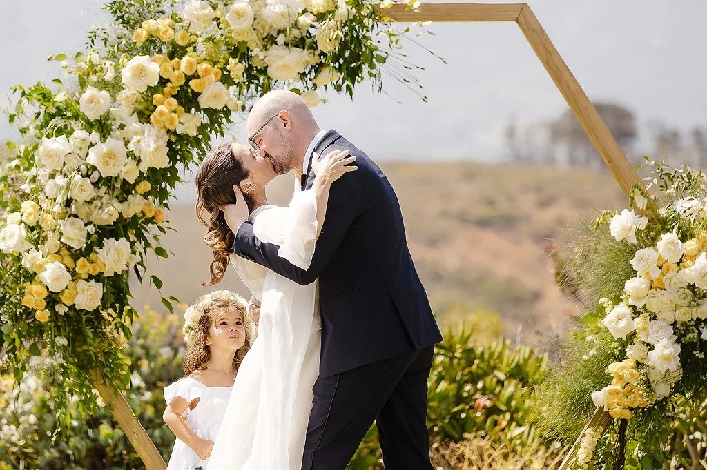 10_Cape-Town-Summer-Wedding-at-Idiom-Wines-with-Etienne-and-Maria.jpg