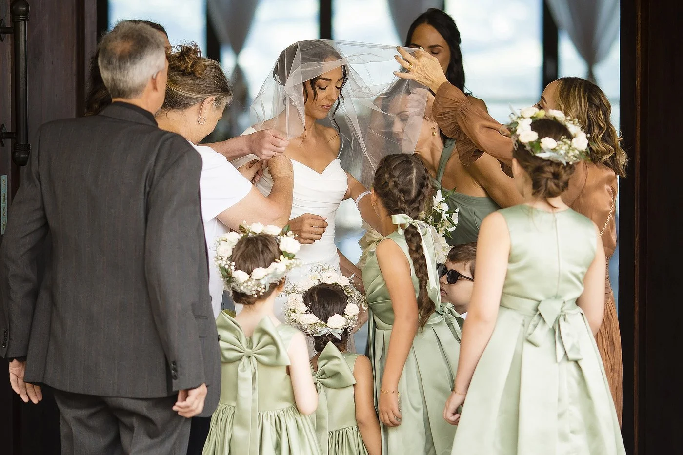 07_Elegant-Seaside-Wedding-in-Knysna-with-Matthew-and-Chyrissé-at-Villa-Castollini.jpg