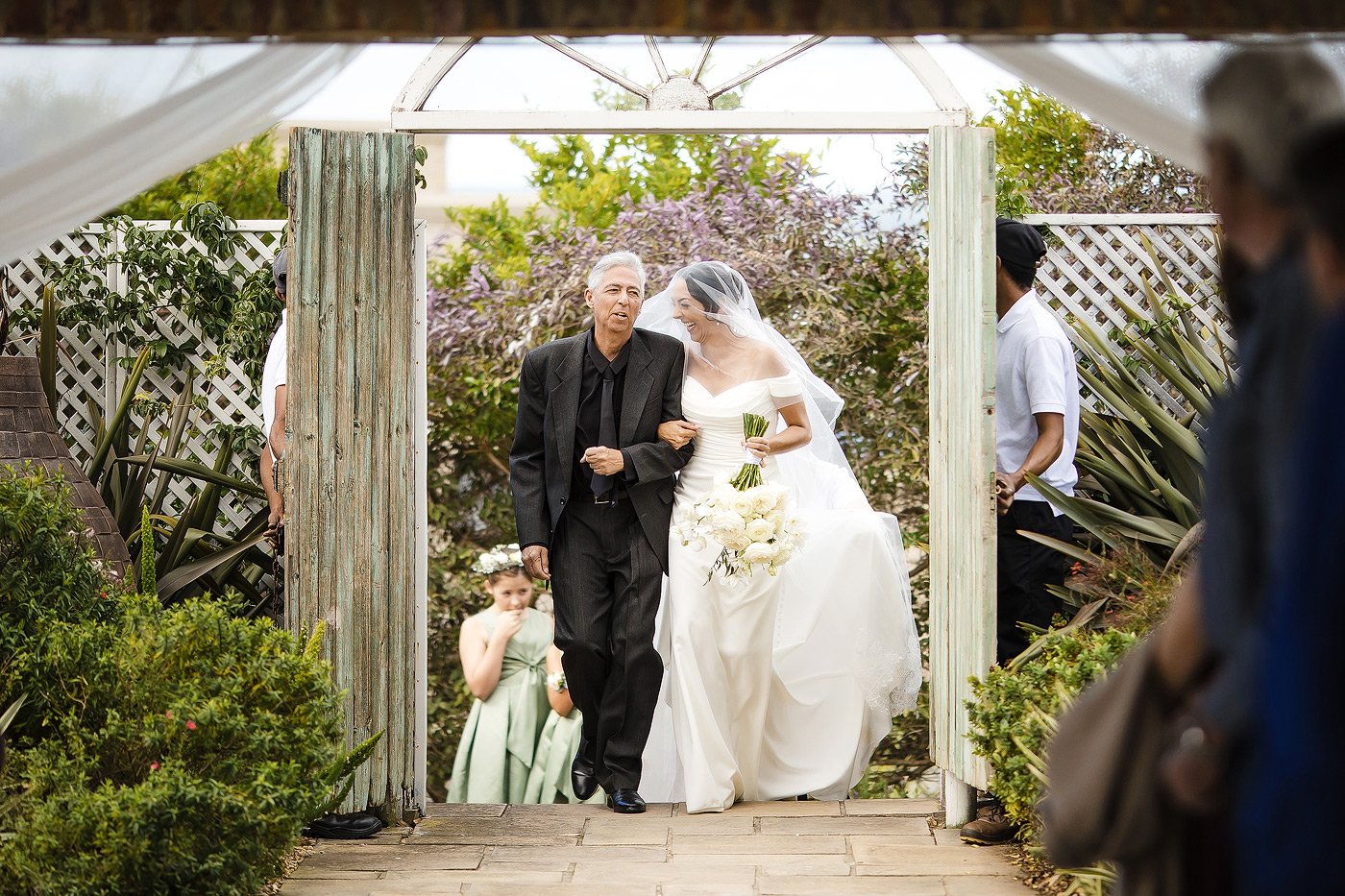 08_Elegant-Seaside-Wedding-in-Knysna-with-Matthew-and-Chyrissé-at-Villa-Castollini.jpg