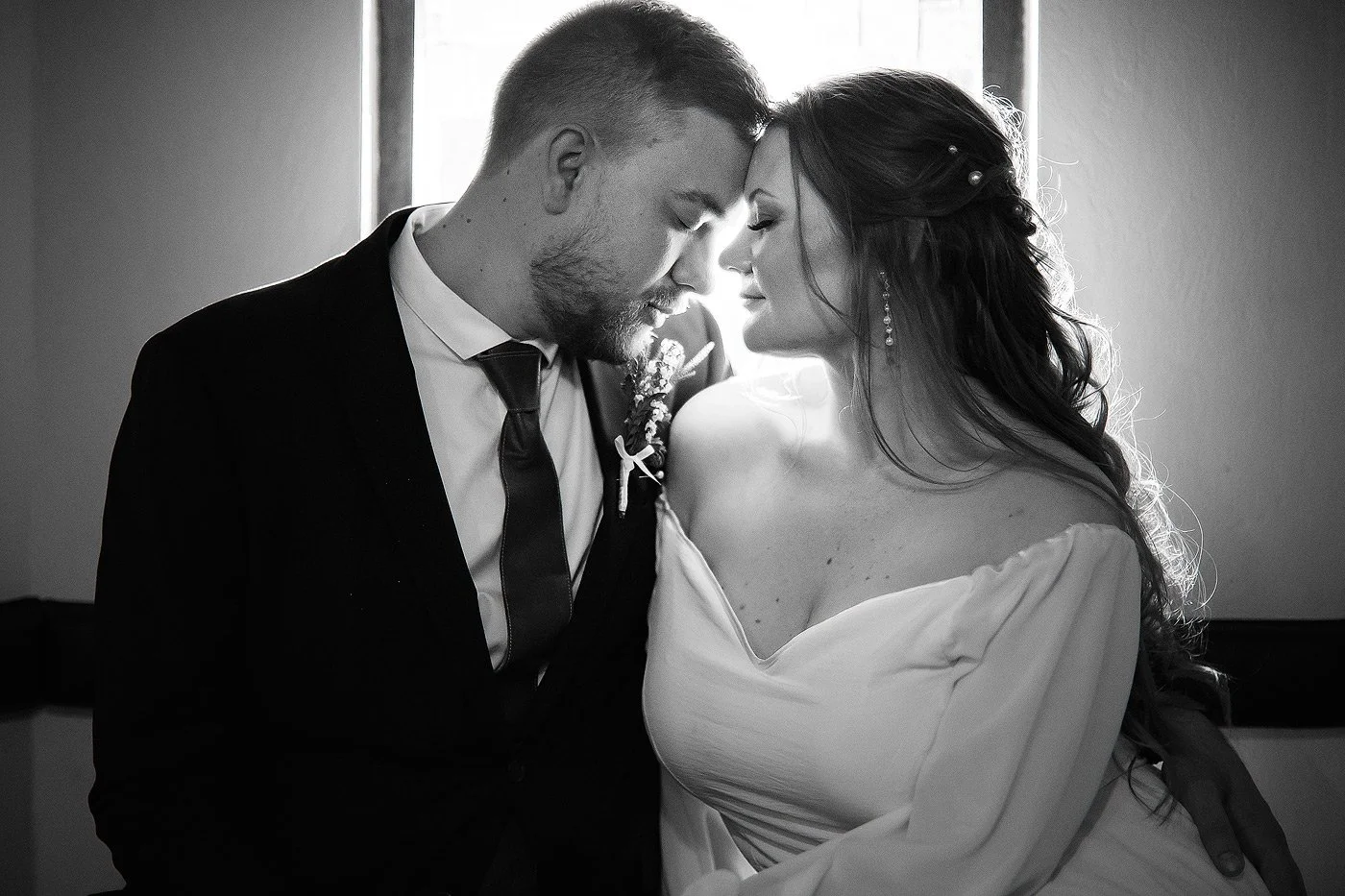 20_Intimate-Winter-Wedding-at-Eight-Bells-in-Mossel-Bay-with-Kobus-and-Nadja.jpg