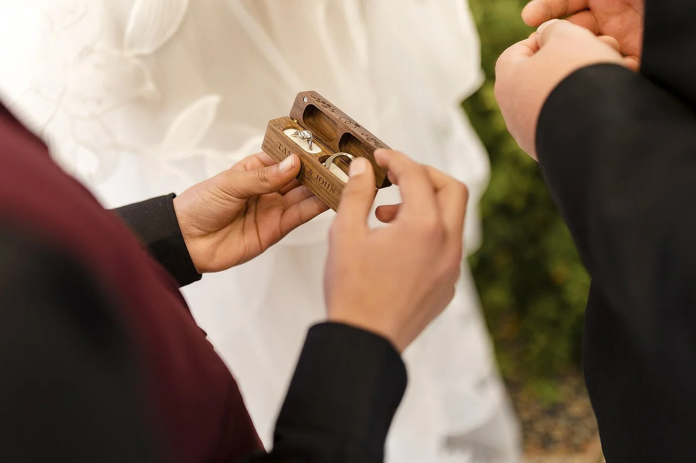 09_Moody-Wedding-during-early-spring-in-George-with-John-and-Tamzin.jpg