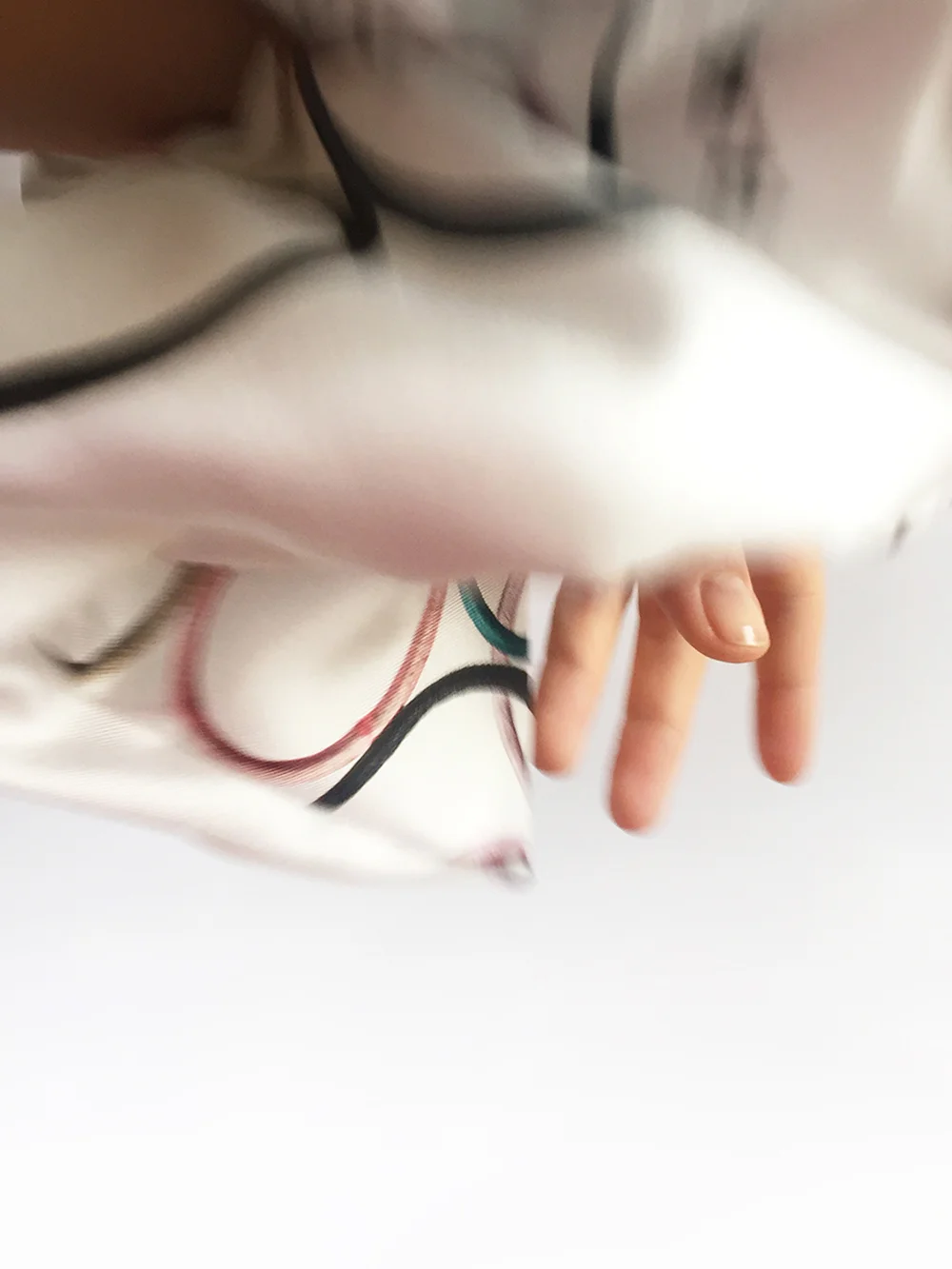 MEGA SCRUNCHIE WHITE ELASTICITIES _3.jpg
