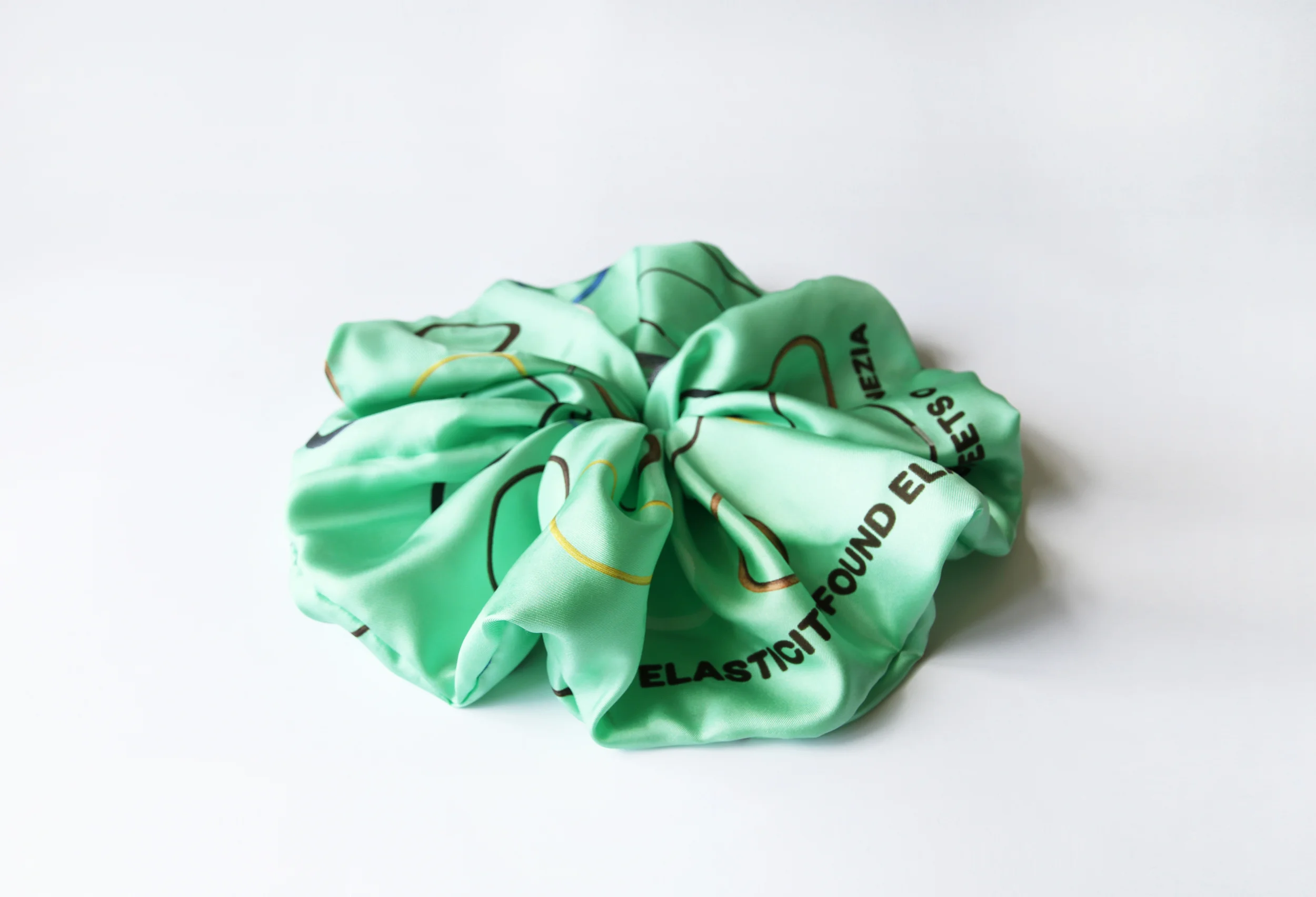 MEGA SCRUNCHIE LIGHT GREEN 2 ELASTICITIES .jpg