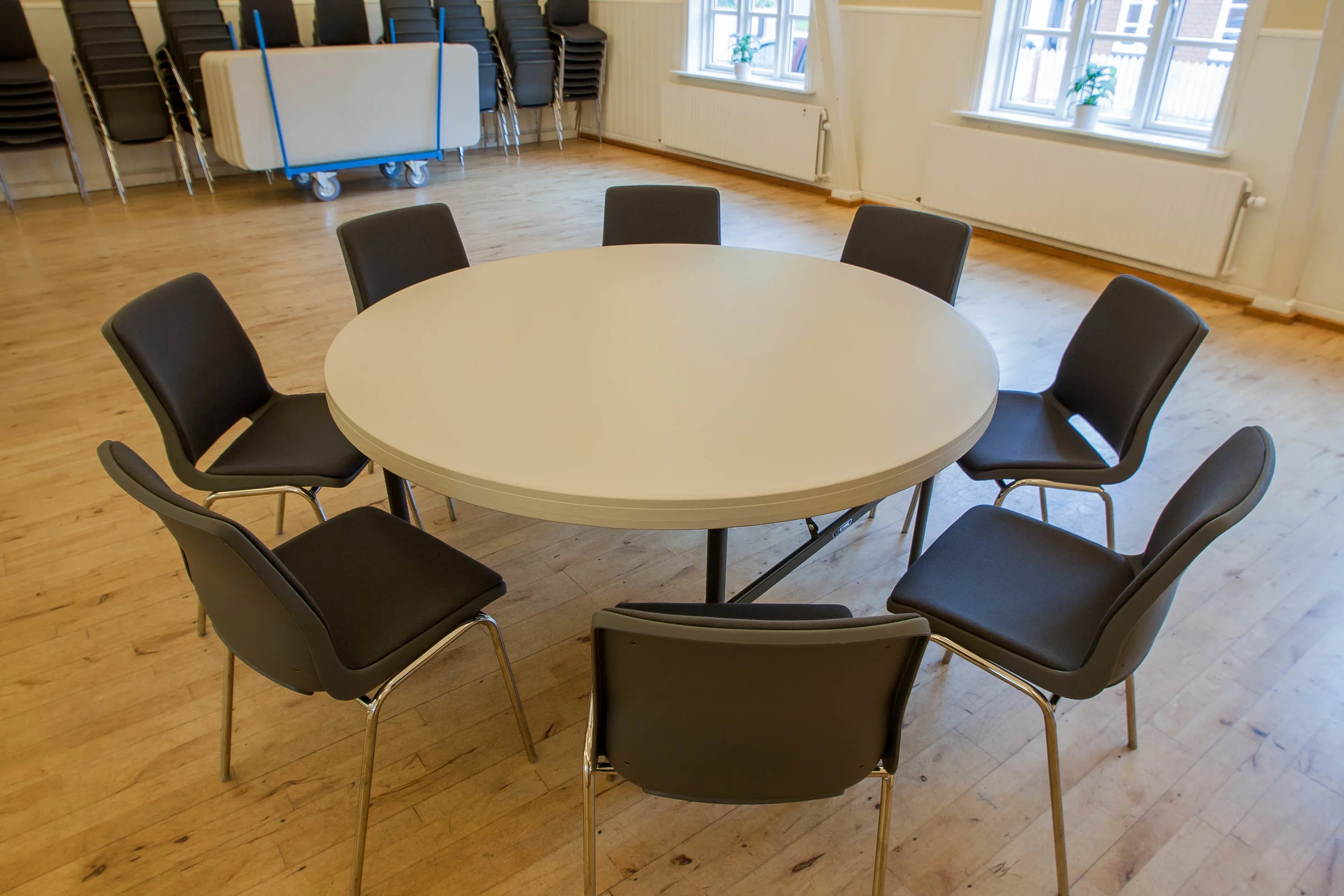 Rundt bord 8 personer.