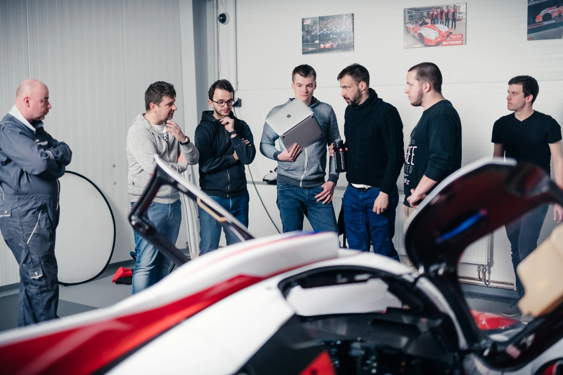 moravagraphic-crew.jpg