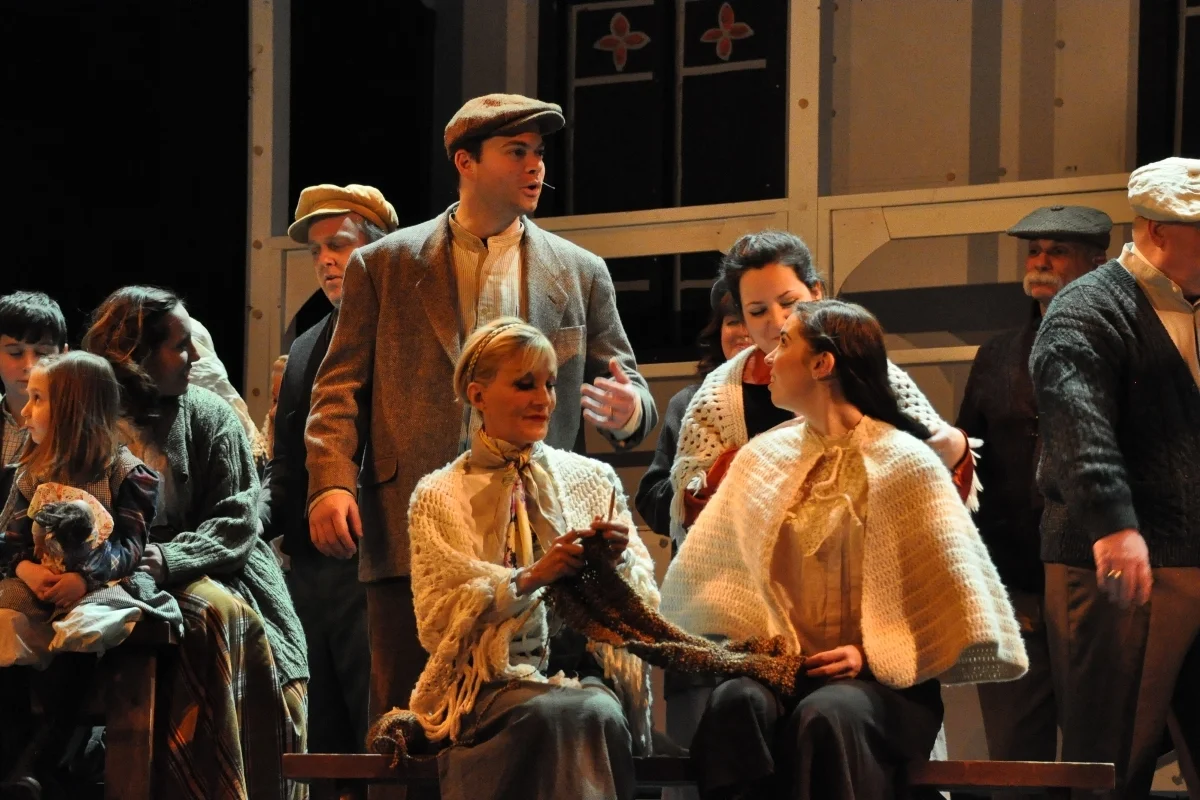 The third class passengers gathered in their hold.