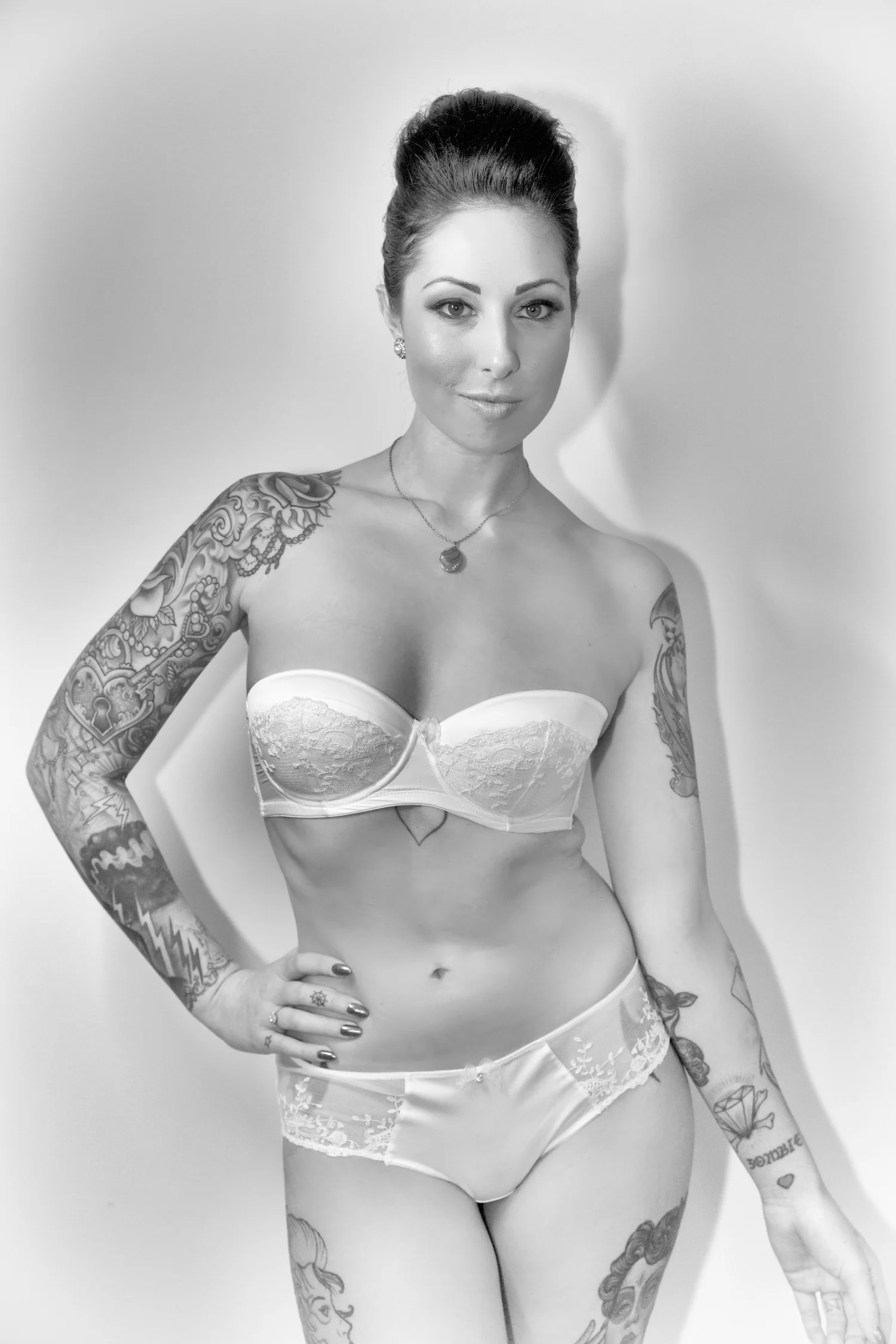 Wayne Hudson Photography, Lucria Creative, Cornwall and Devon photographer, Launceston, photography / personal portrait / boudoir / art nude / studio / location / portrait / photo / Imagery by Hudson