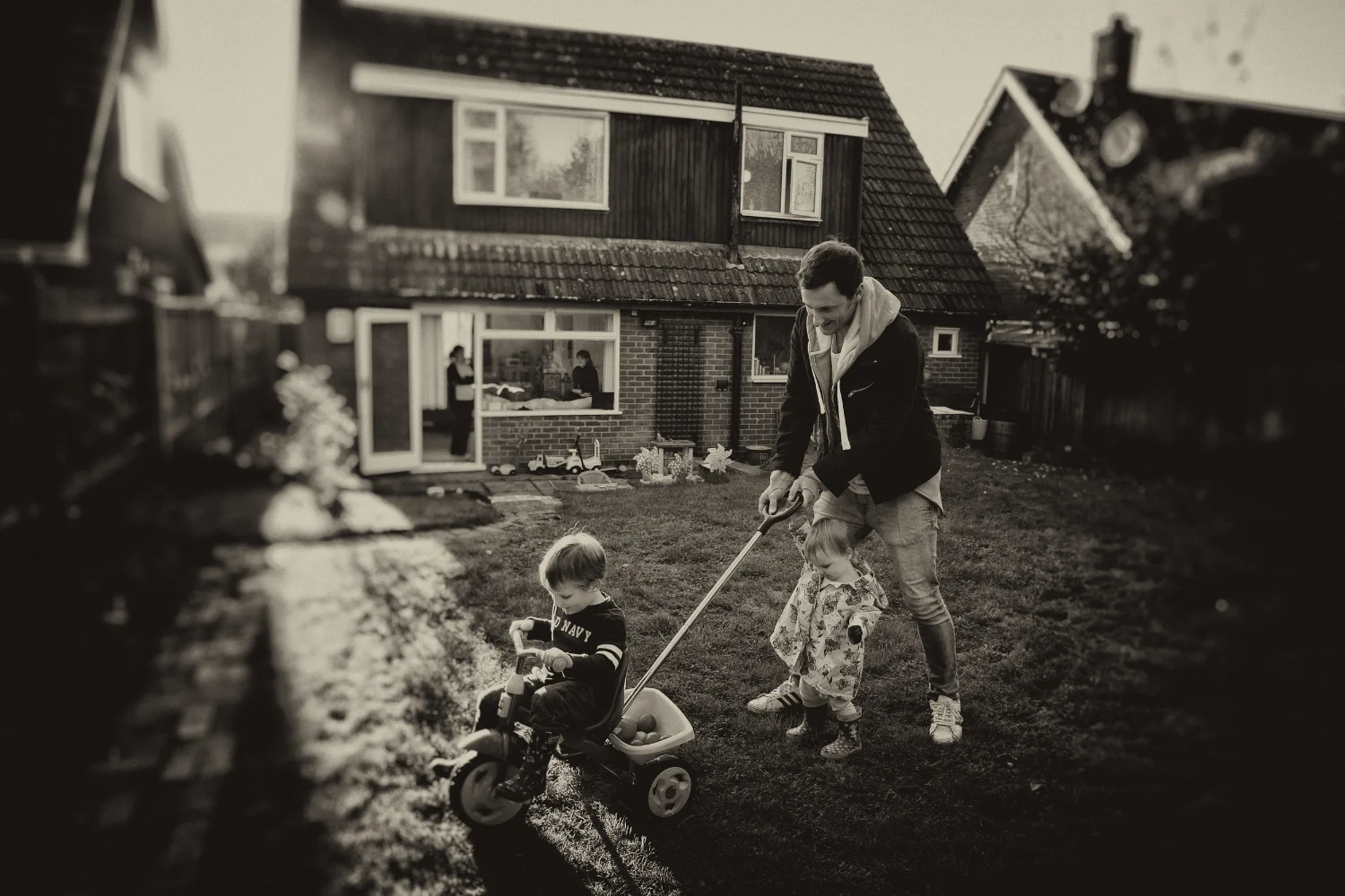 Wayne Hudson Photography, Lucria Creative, Cornwall and Devon wedding photographer based in Launceston, family, children, baby and new born photography