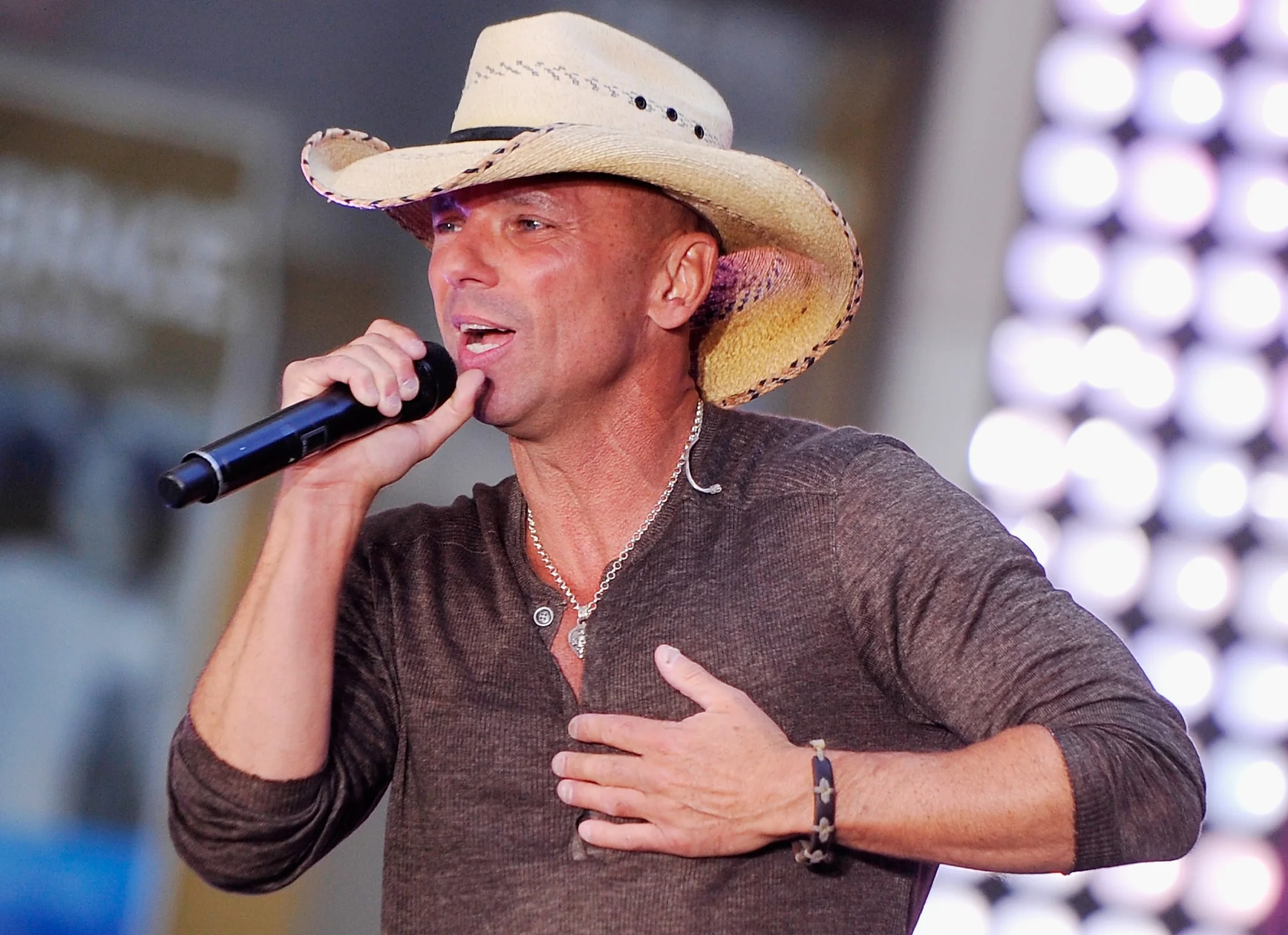 KennyChesney.jpg