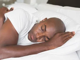 The duration and quality of sleep is improved by irradiation with red light 