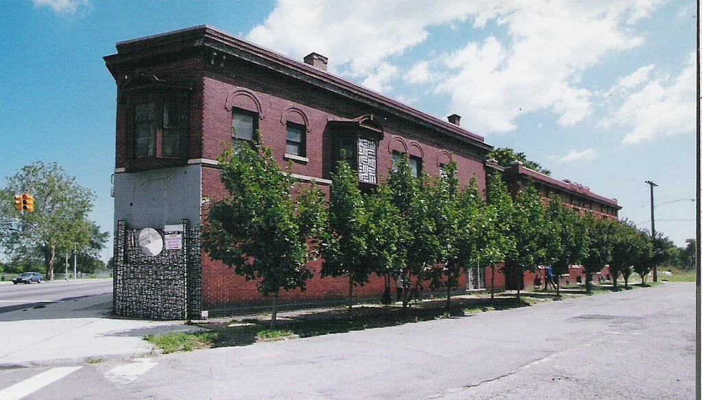 scan0006-side-of-museum-1997-building_51898395958_l.jpg