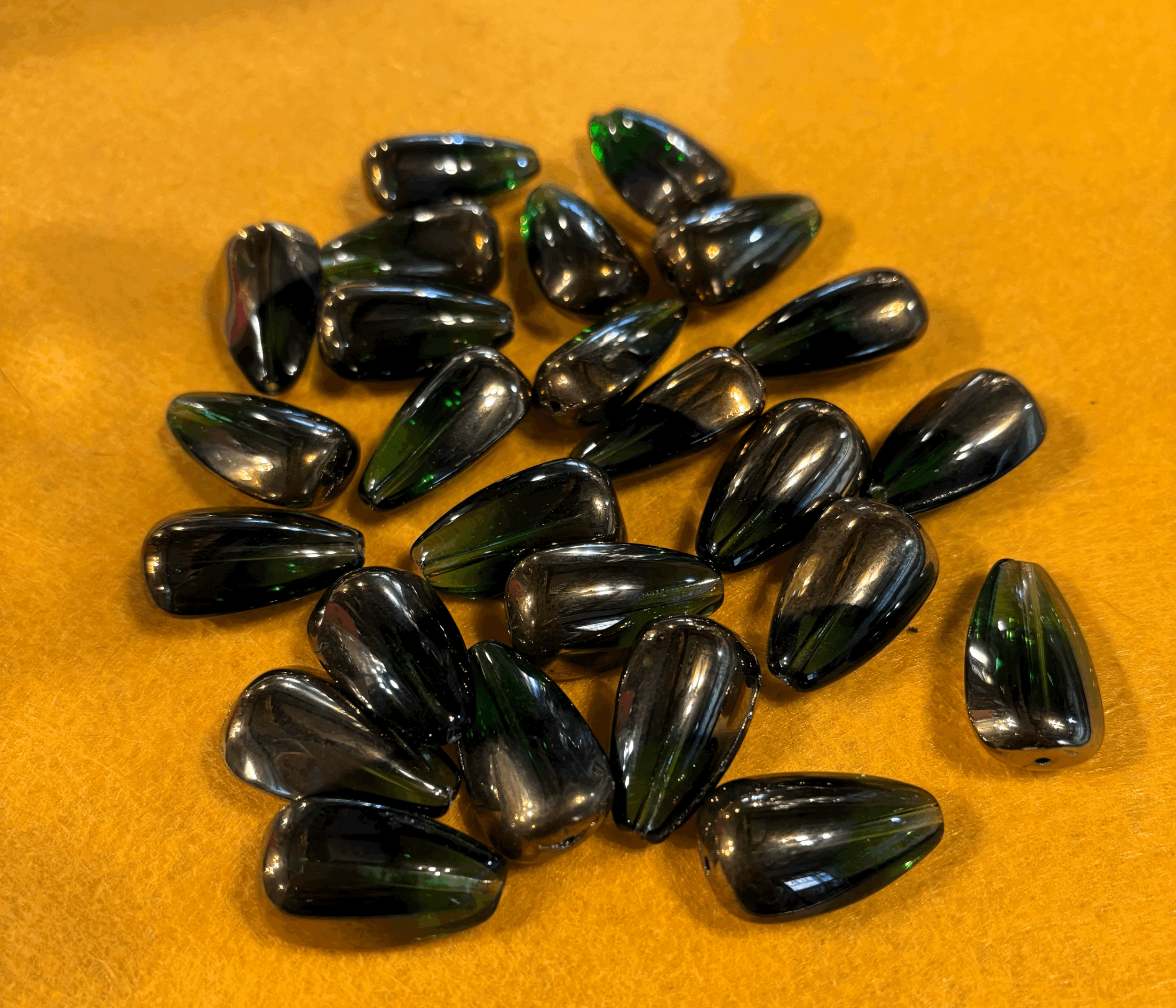 Emerald & Gold Drop Glass Bead