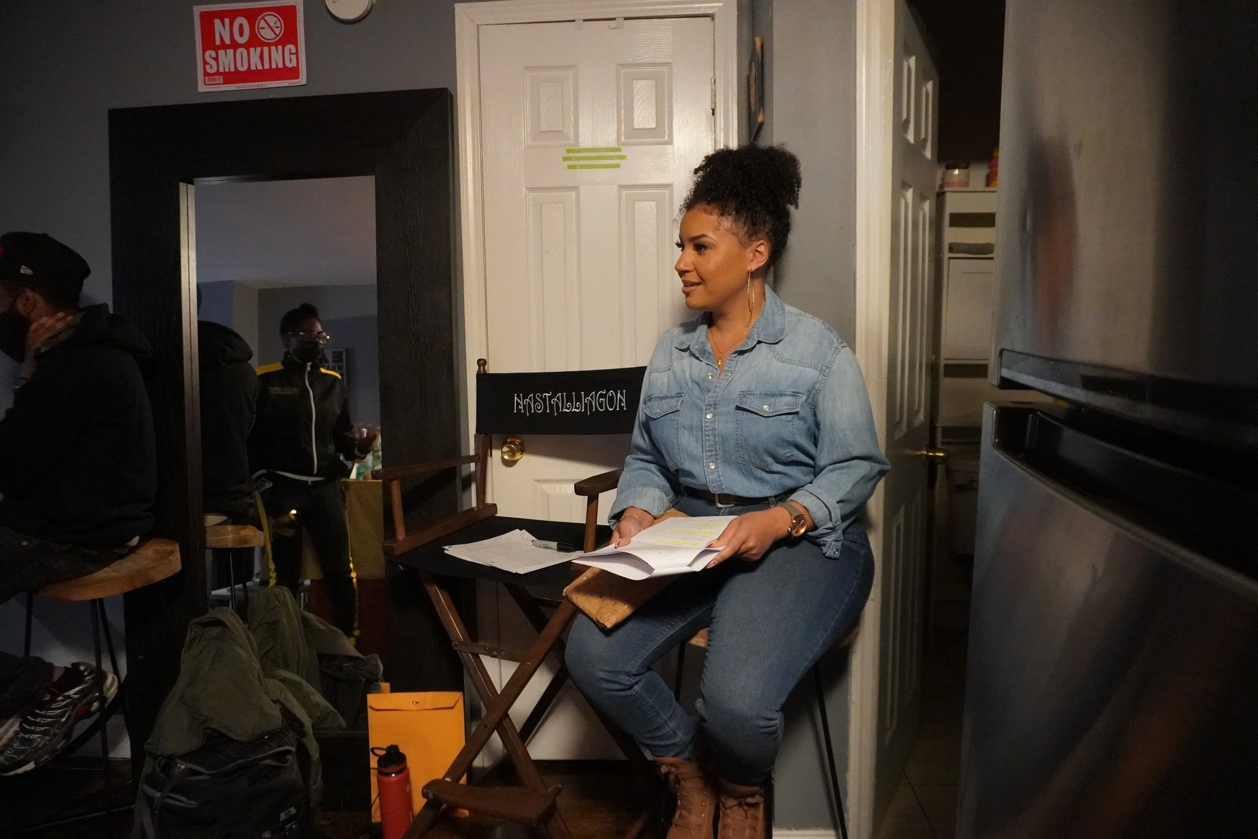 Aurea Gonzalez on the set of Her: Micro-Serie