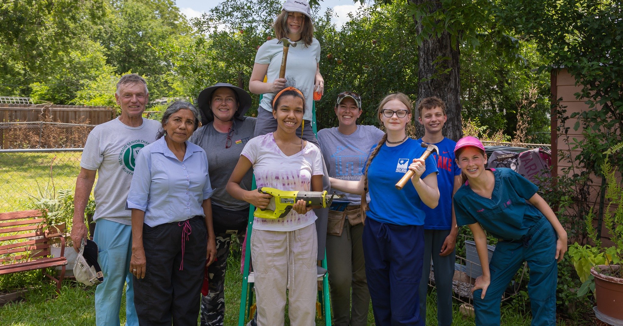 Just in case you missed! Our middle and high schoolers spent the week in San Antonio with @blueprintministries, rebuilding roofs for homeowners in need. 🛠️💙 From tearing off shingles to laying down new ones (in the Texas heat!), they worked hard, b