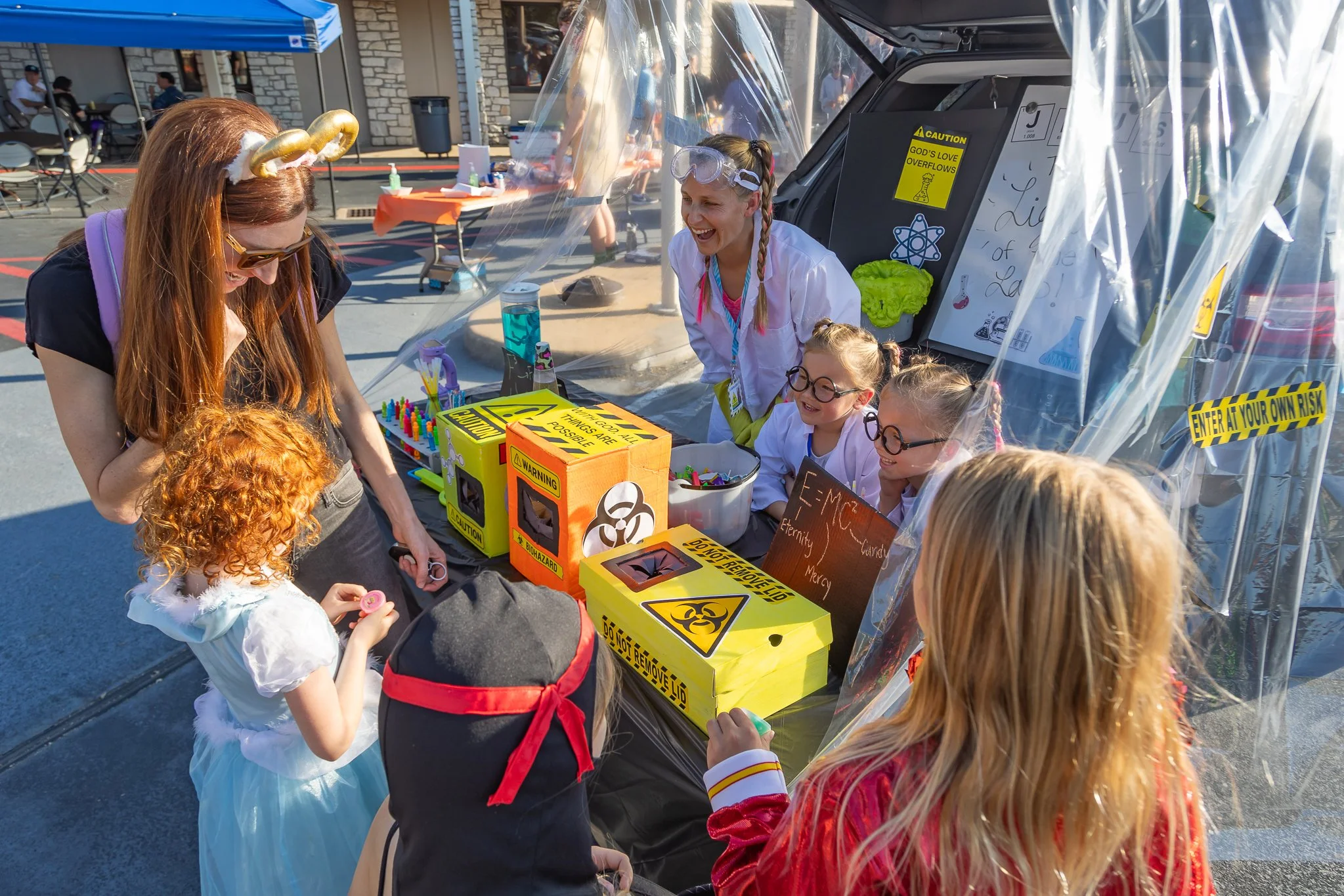 Trunk or Treat Lisa and Girls.jpg