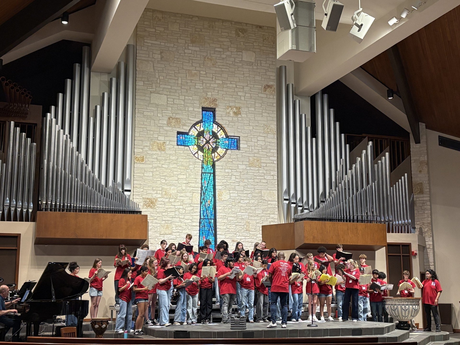 The first annual Central Texas Choir Camp at WHPC has been an incredible week of music, learning, and community! 🎶

Under the direction of Lee Ashley Fletcher, students have been learning from an outstanding faculty that includes professors from Bay
