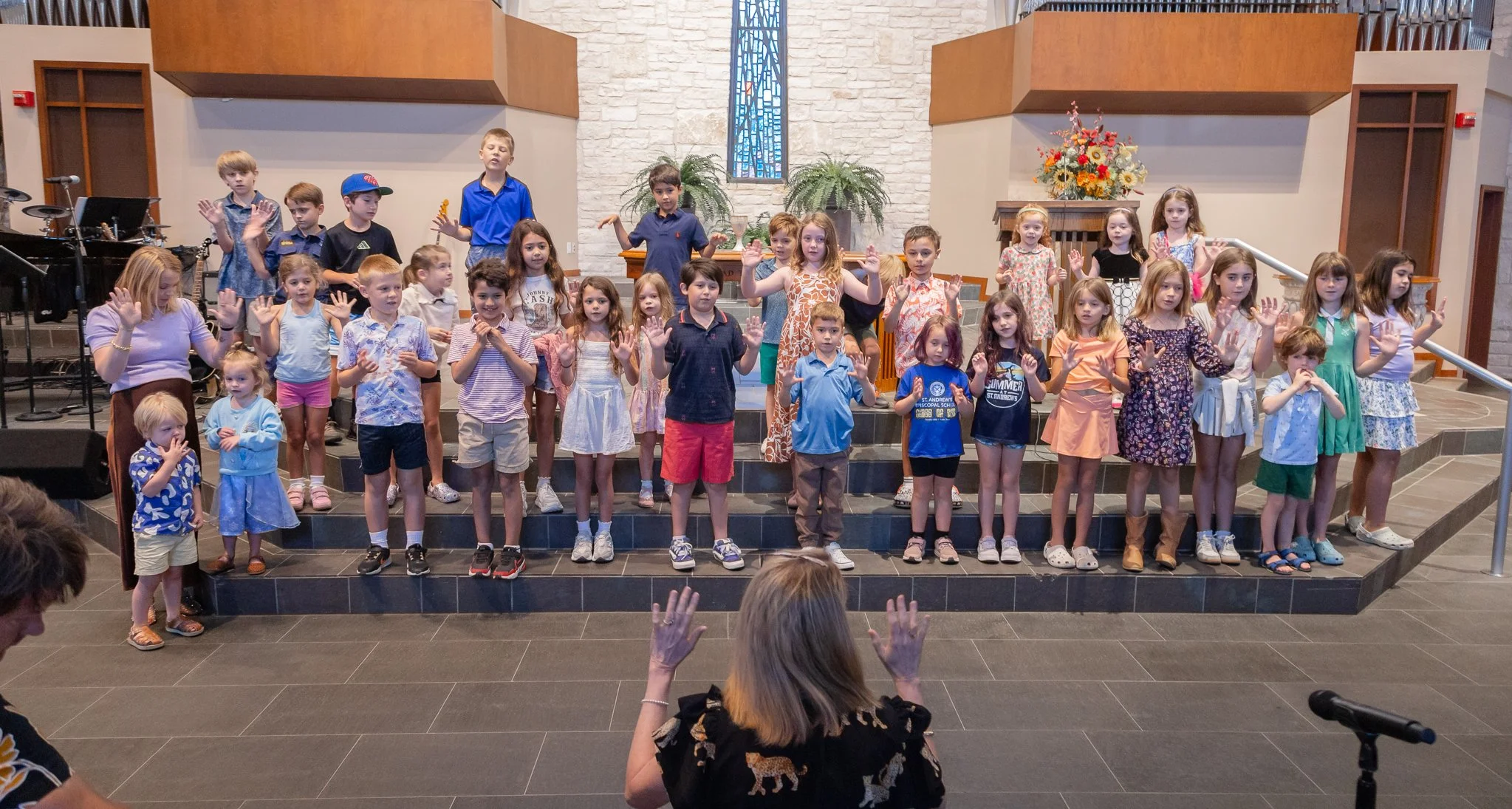 Sunday School children singing in worship-4075.jpg