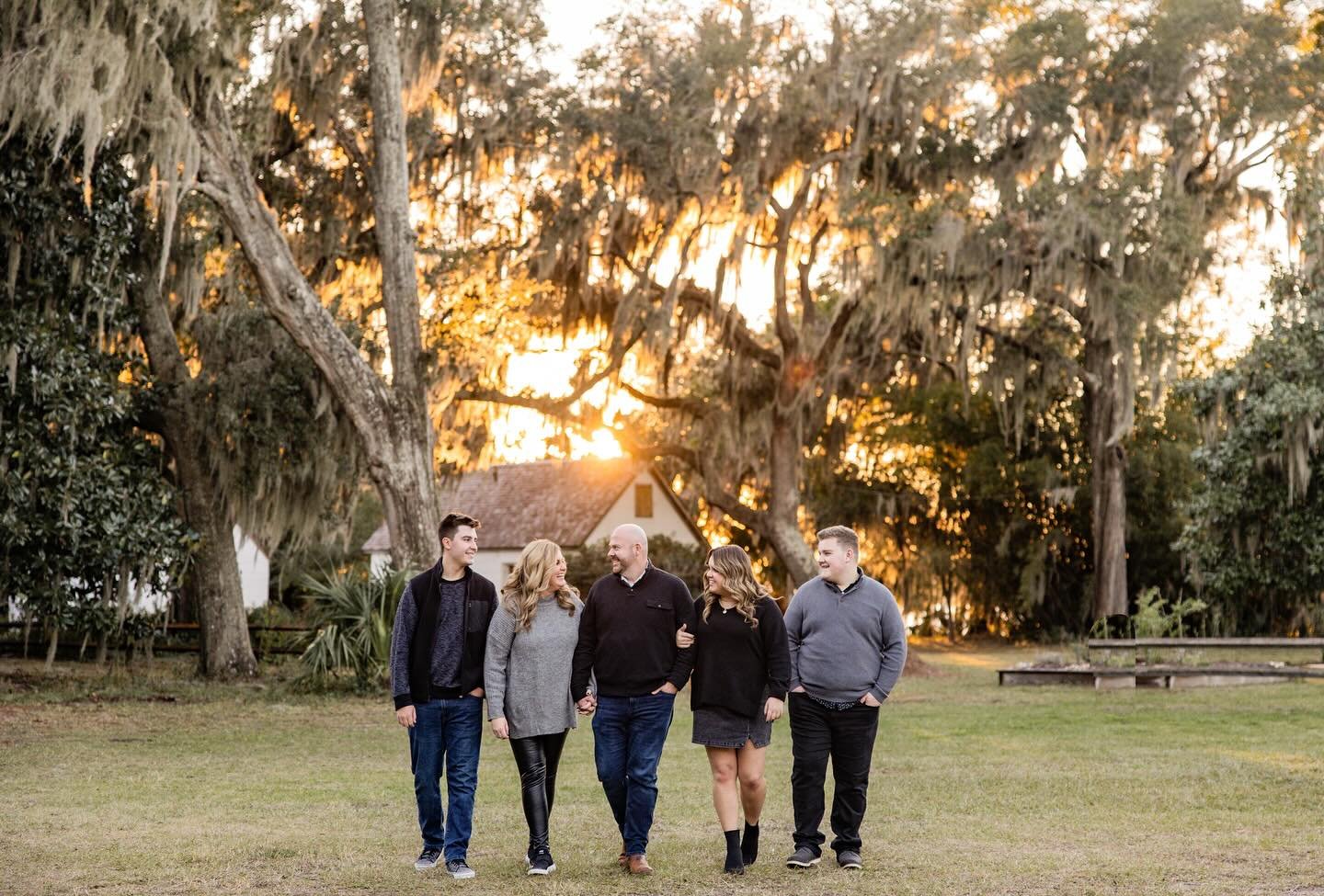 Happy Thanksgiving from the Sullins (and the cute Doodlebops).

Goodness, we have so much to be thankful for this year! #amycoleweddings #happythanksgivng 

PC: @stefaniemcguffeyphoto