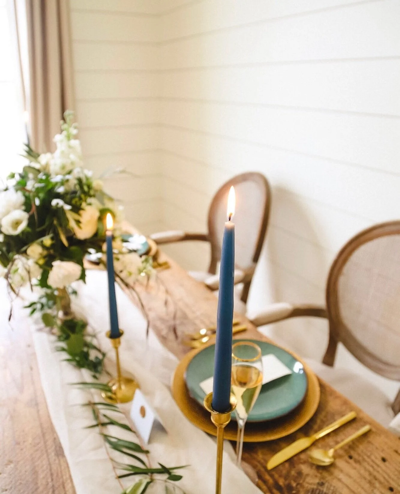 No work today!!

Just rest! And, of course, @georgiatechfb!

Go have the day you deserve, peeps! ✌🏼 #amycoleweddings