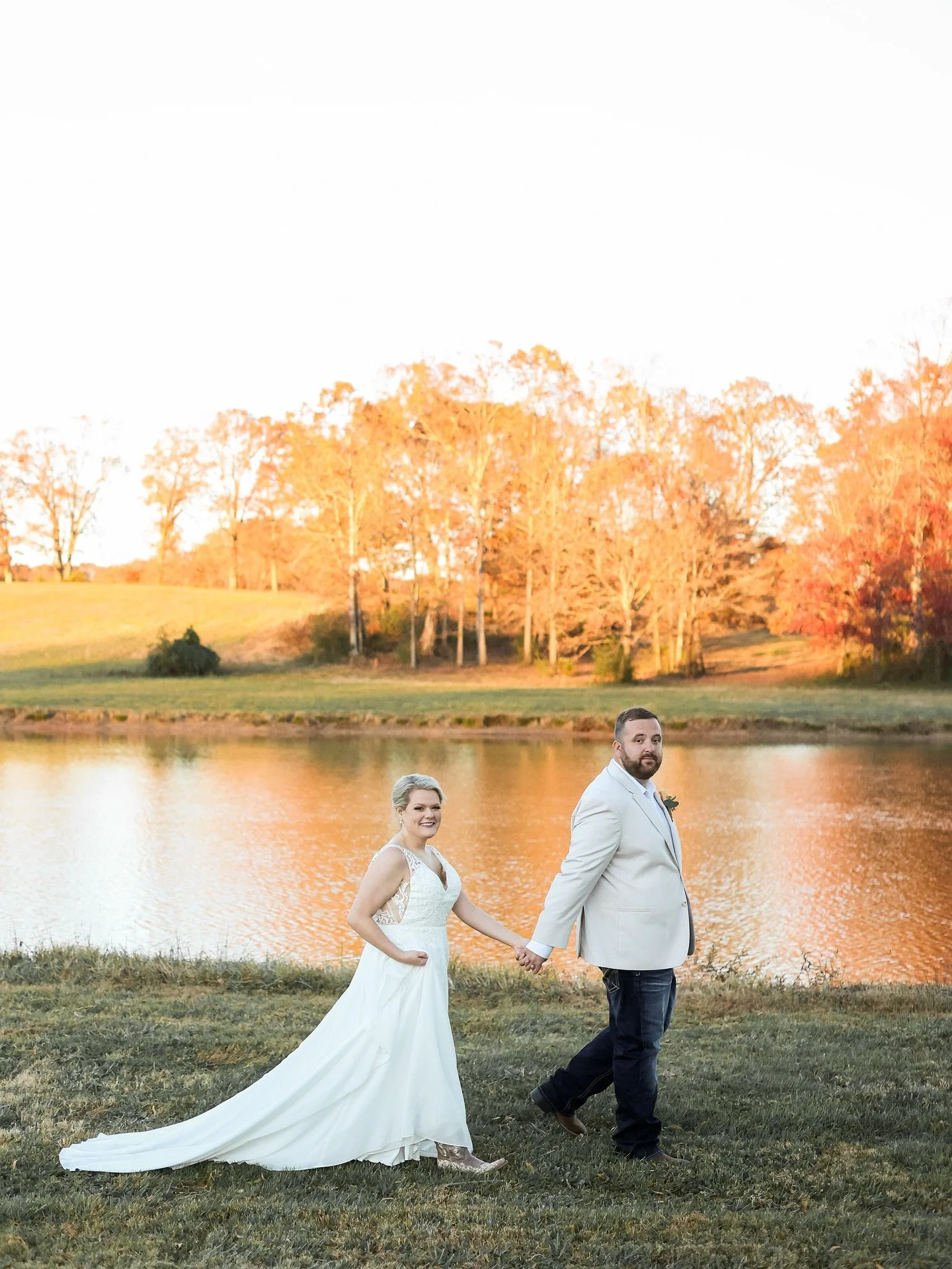 And with that&hellip;the final wedding of 2025 is complete!

We had such an amazing time with Dylan and Haley today. They&rsquo;re so kind and sweet and genuine, and we adore the family around them!

Enjoy a sneak peek from their perfect November wed