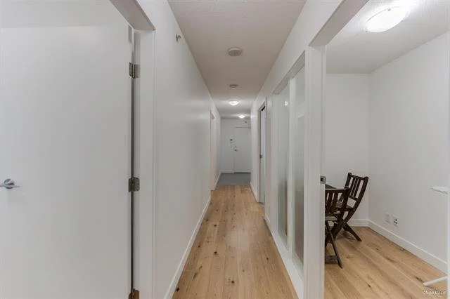 Listing #R3078236        Showing 14 of 23.jpeg