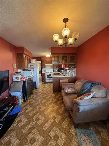 Listing #R2959276        Showing 5 of 17.jpeg