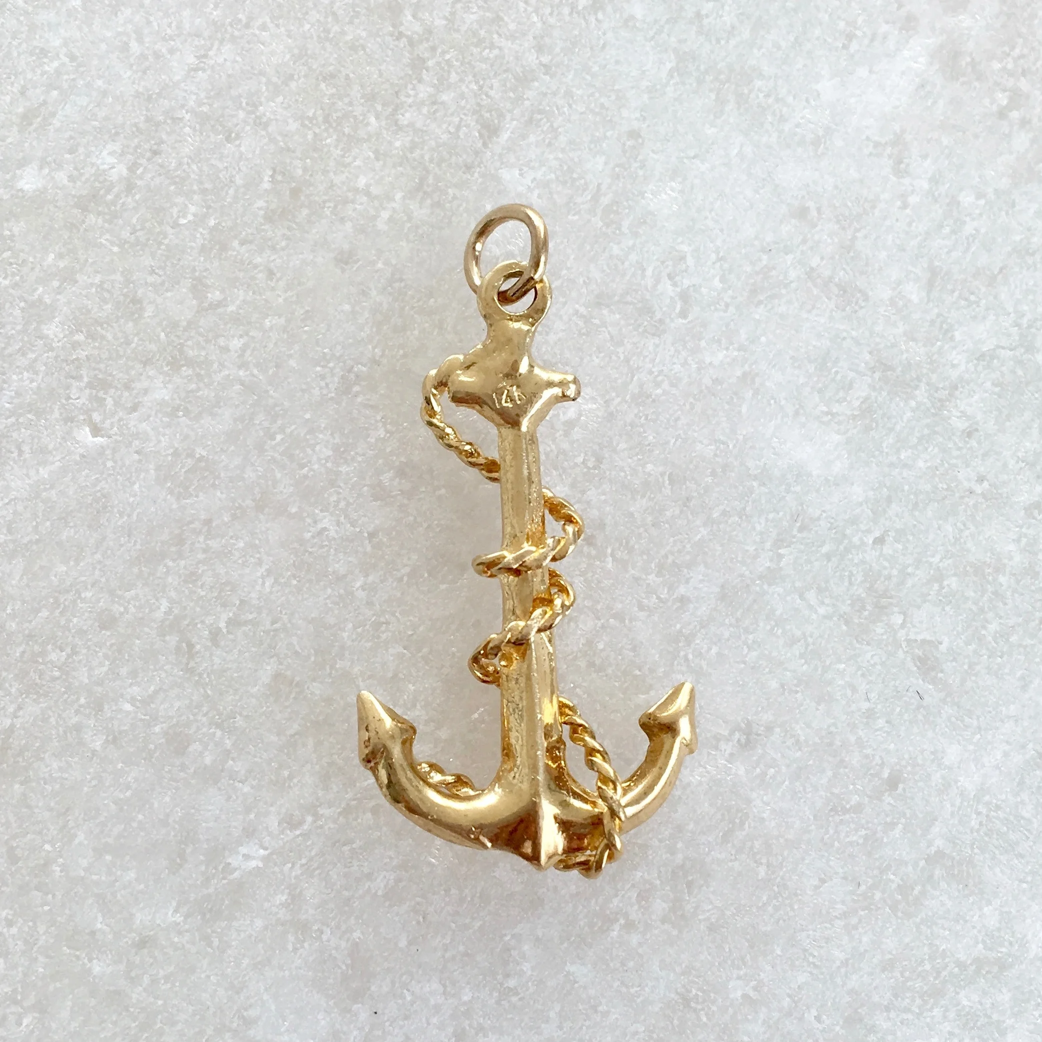 Golden Anchor Pendant Active