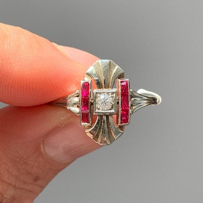 The perfect Art Deco ring for your Valentine. And remember everything is 20% OFF thru the 10th #sale #valentinesales