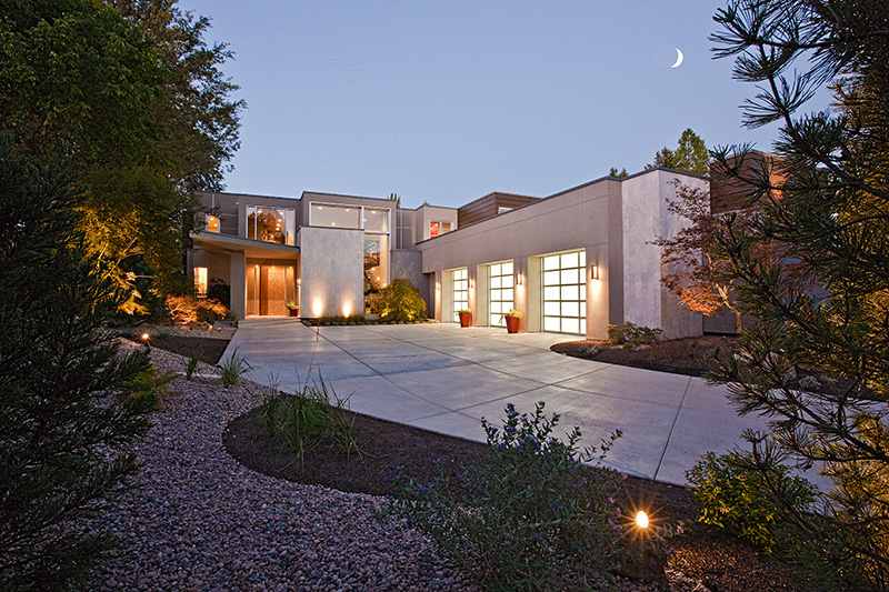 3013-02_E0E2607 Front of house.jpg