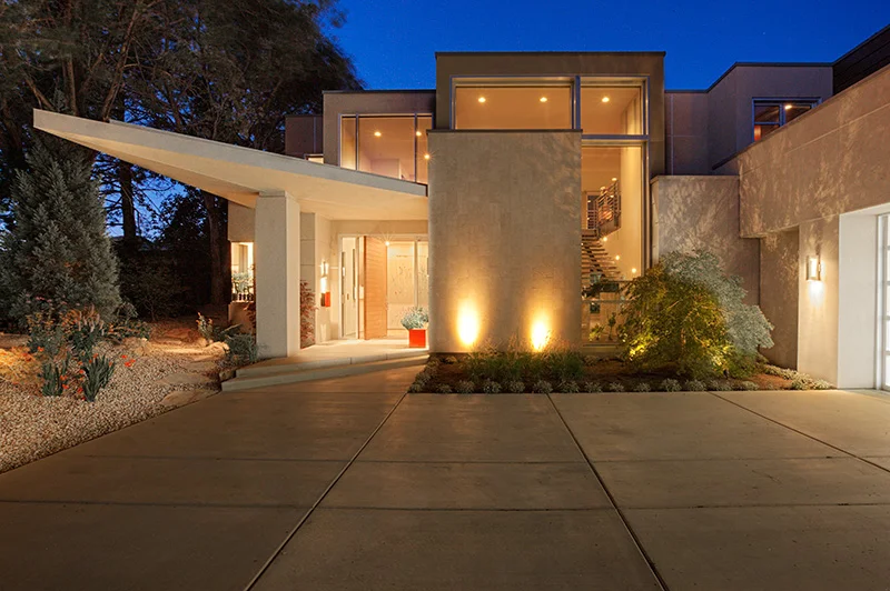 3013-03_E0E2339_Dusk front.jpg