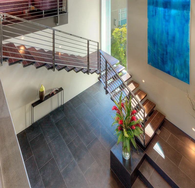 3013-09_E0E2432_Stairway from above.jpg