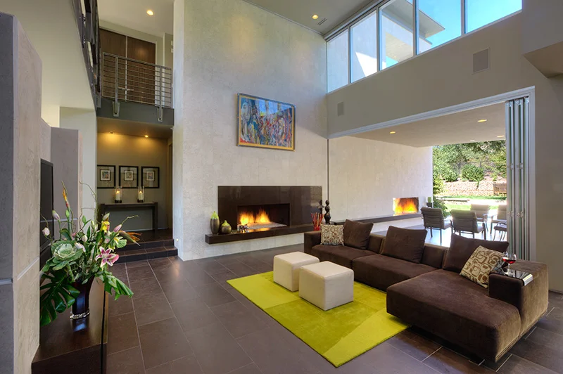 3013-12_E0E2536_LR to fireplaces.jpg