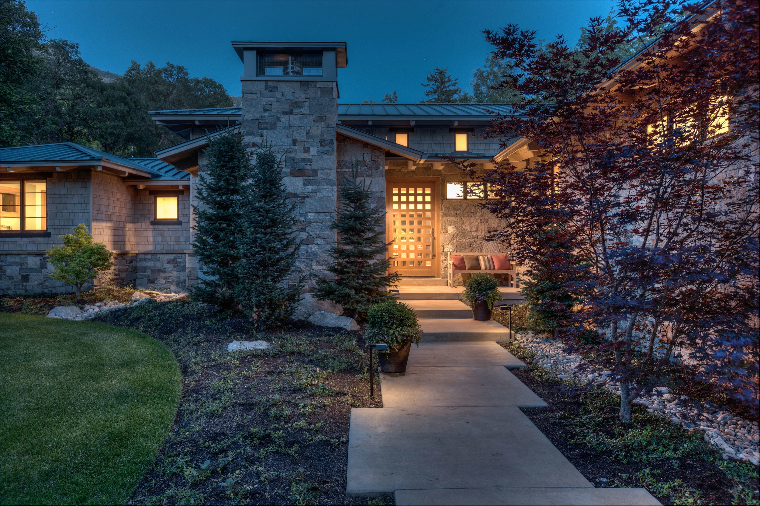 3308-07 _E0E9150_Front Entry.jpg