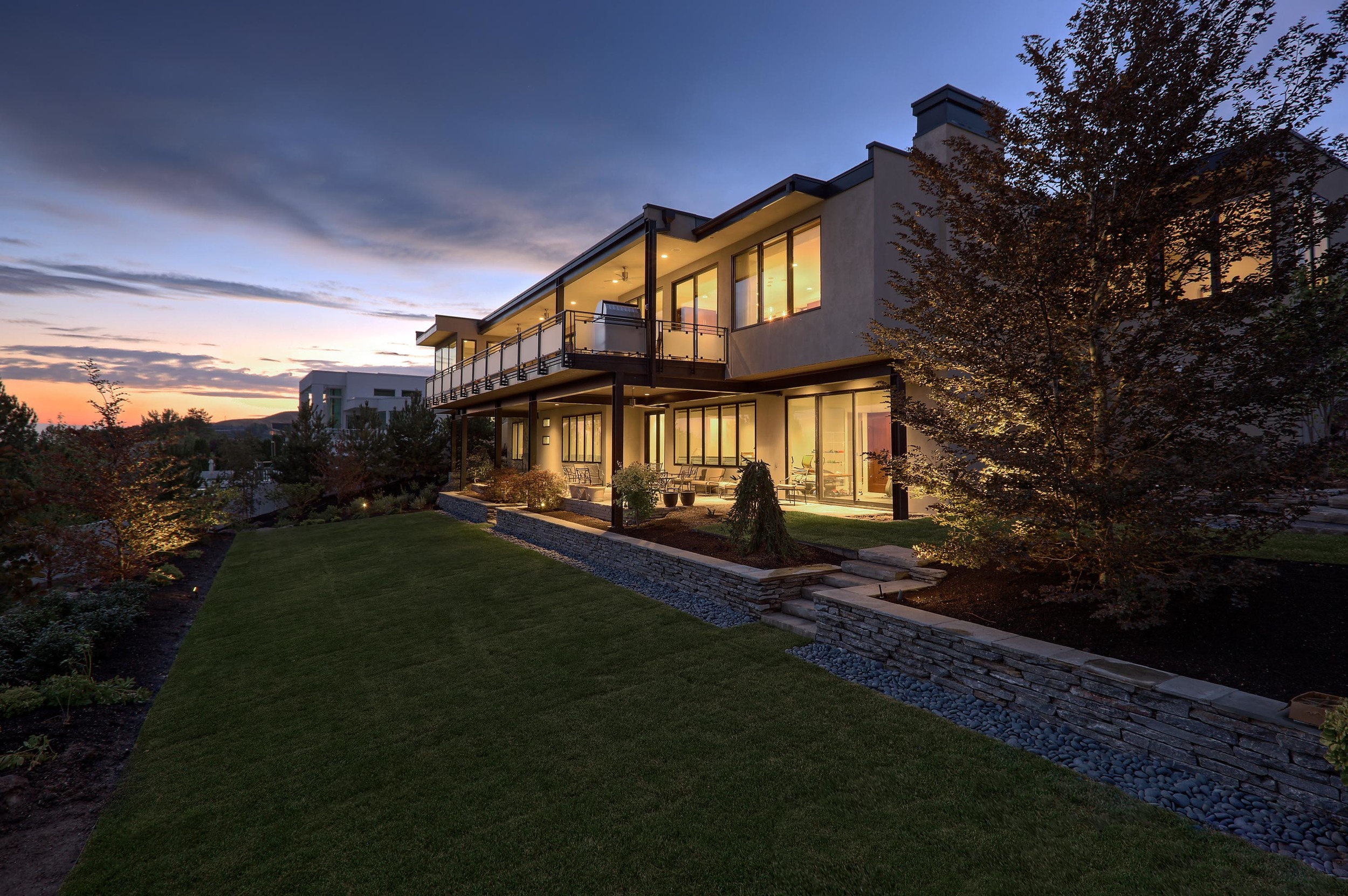 3210-08_E0E9778_View side Ext.jpg