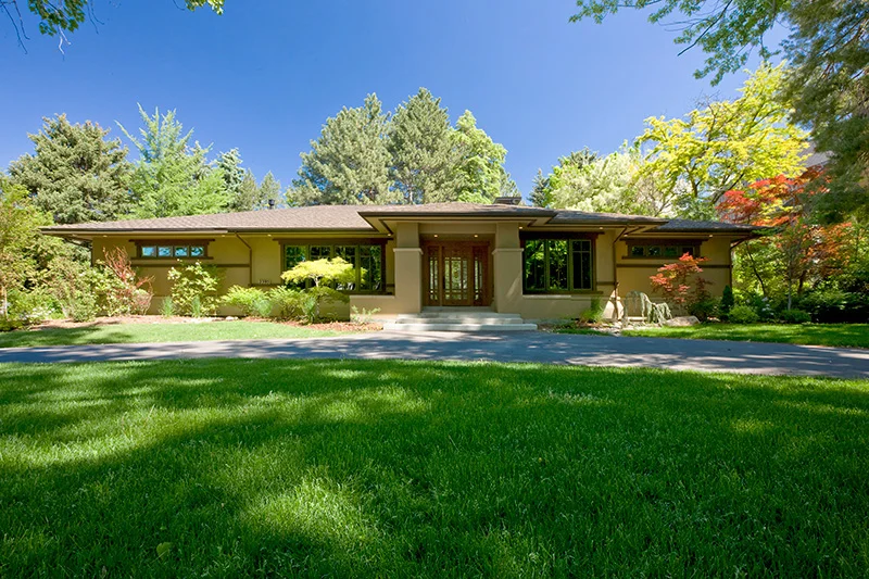 2911-01 Ext straight on.jpg