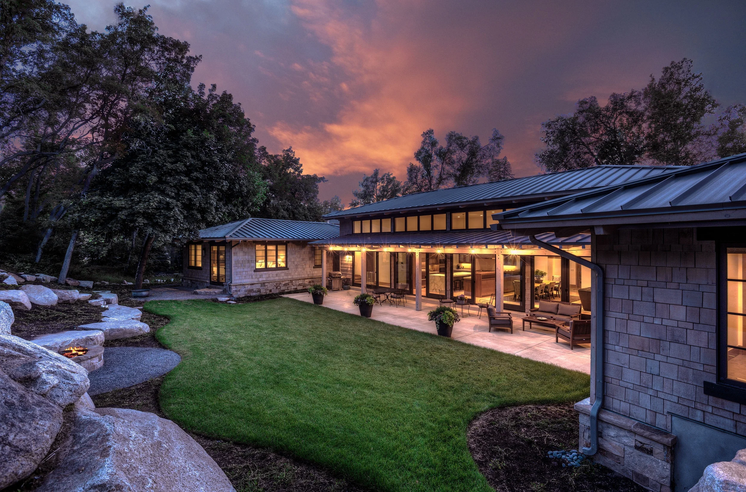 3308-01 E0E9131 backyard ext-.jpg