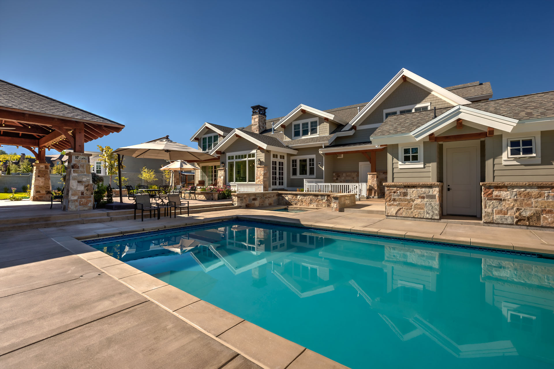 Smith 3408-02_E0E9845_Smith Ext Back with Pool.jpg