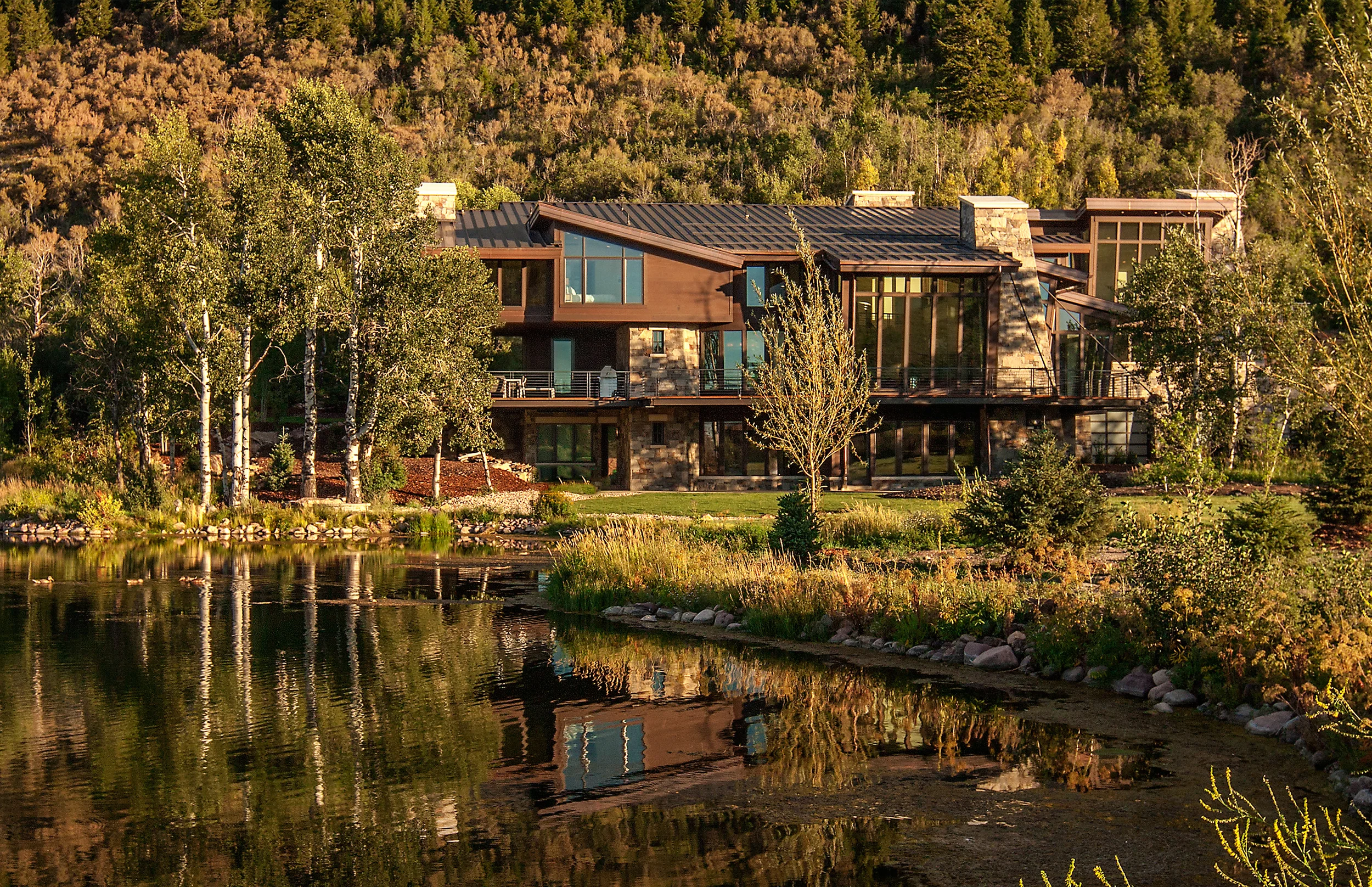 3111-38a_E0E0435a House on the Pond.jpg