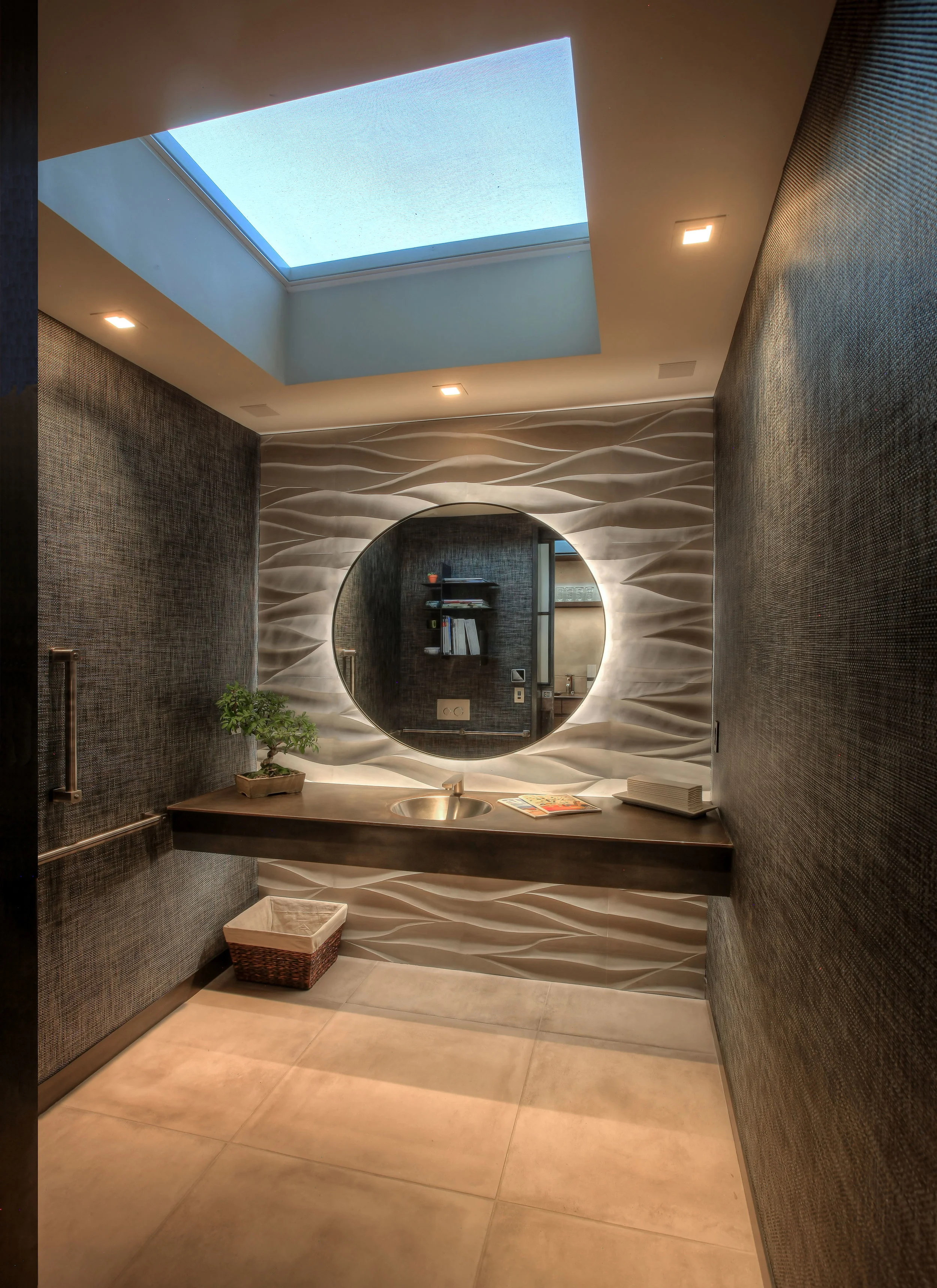 Michael Upwall Office 3710-11_E0E7576a_Powder Room.jpg