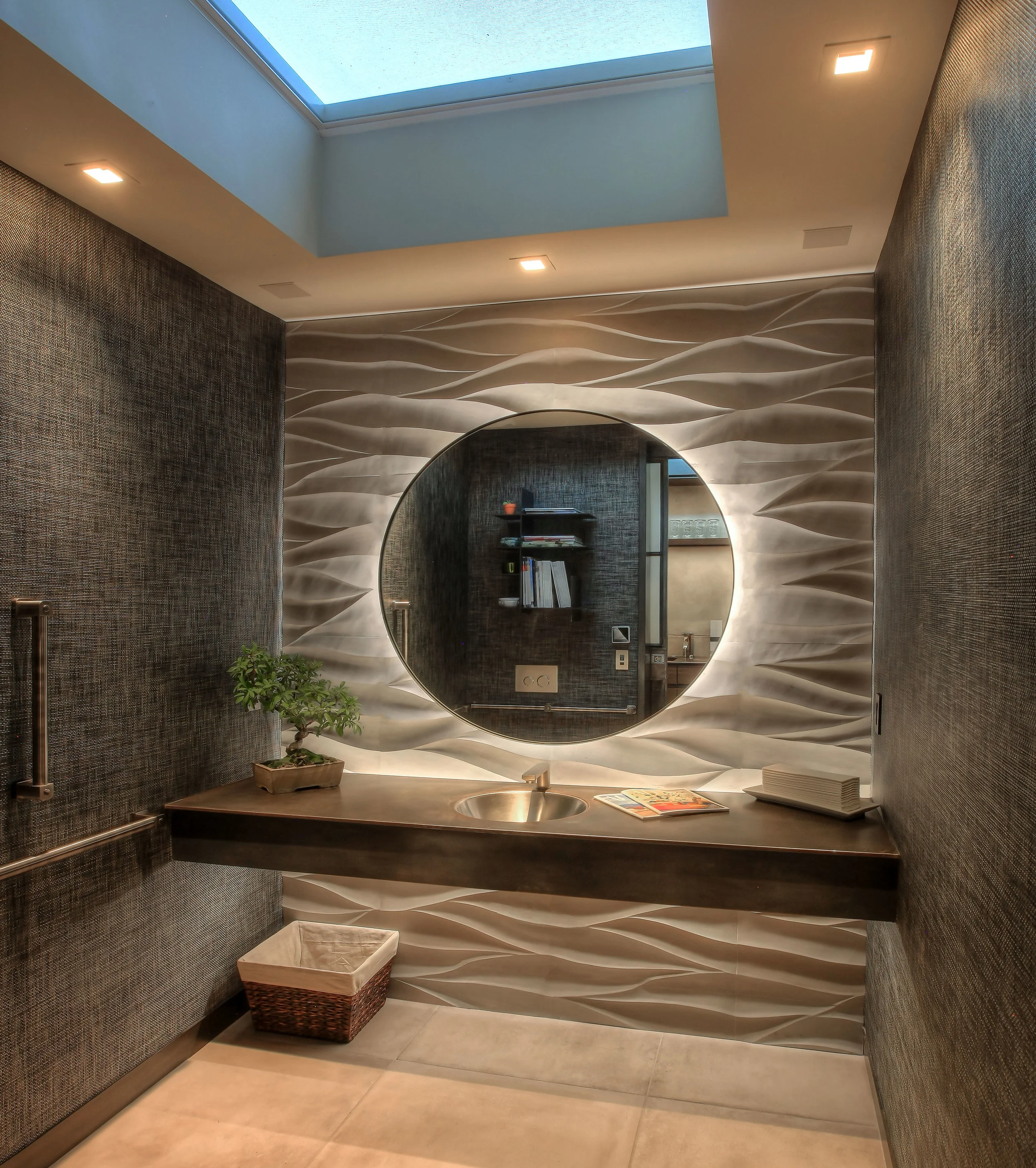 Michael Upwall Office 3710-11a_E0E7576a_Powder Room.jpg