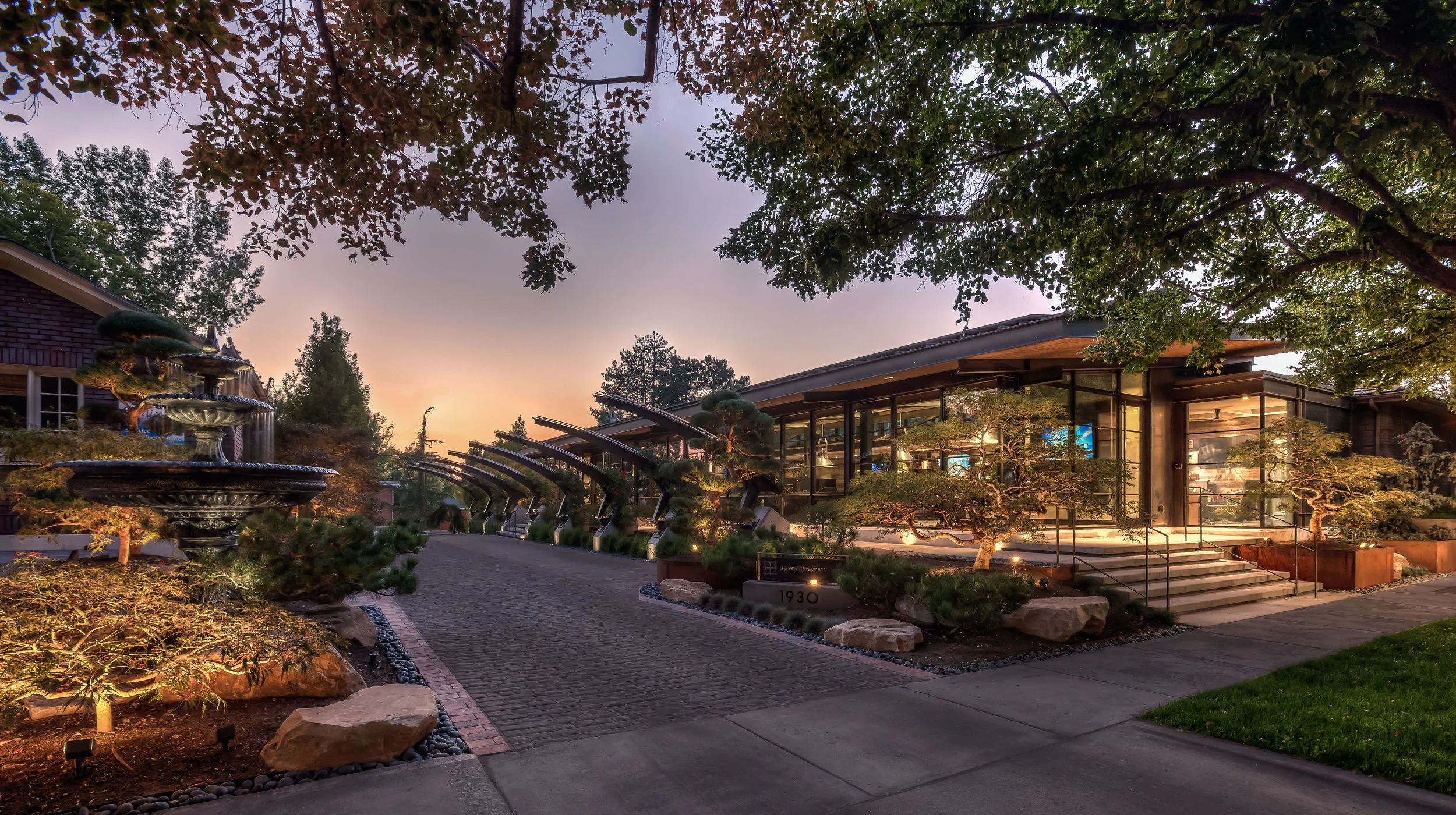 Michael Upwall Office 3710-19a_E0E7632_Dusk Ext by Fountain angle.jpg