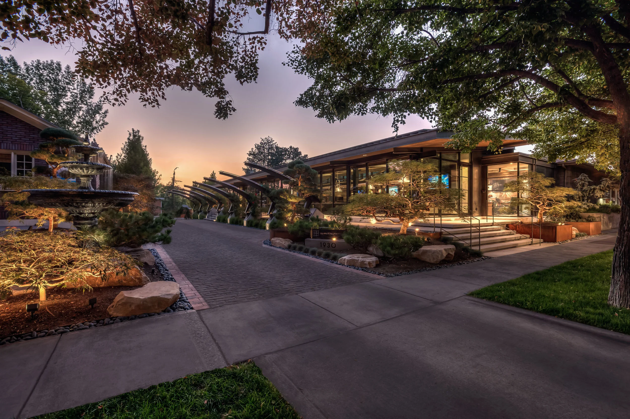 Michael Upwall Office 3710-19_E0E7632_Dusk Ext by Fountain angle.jpg