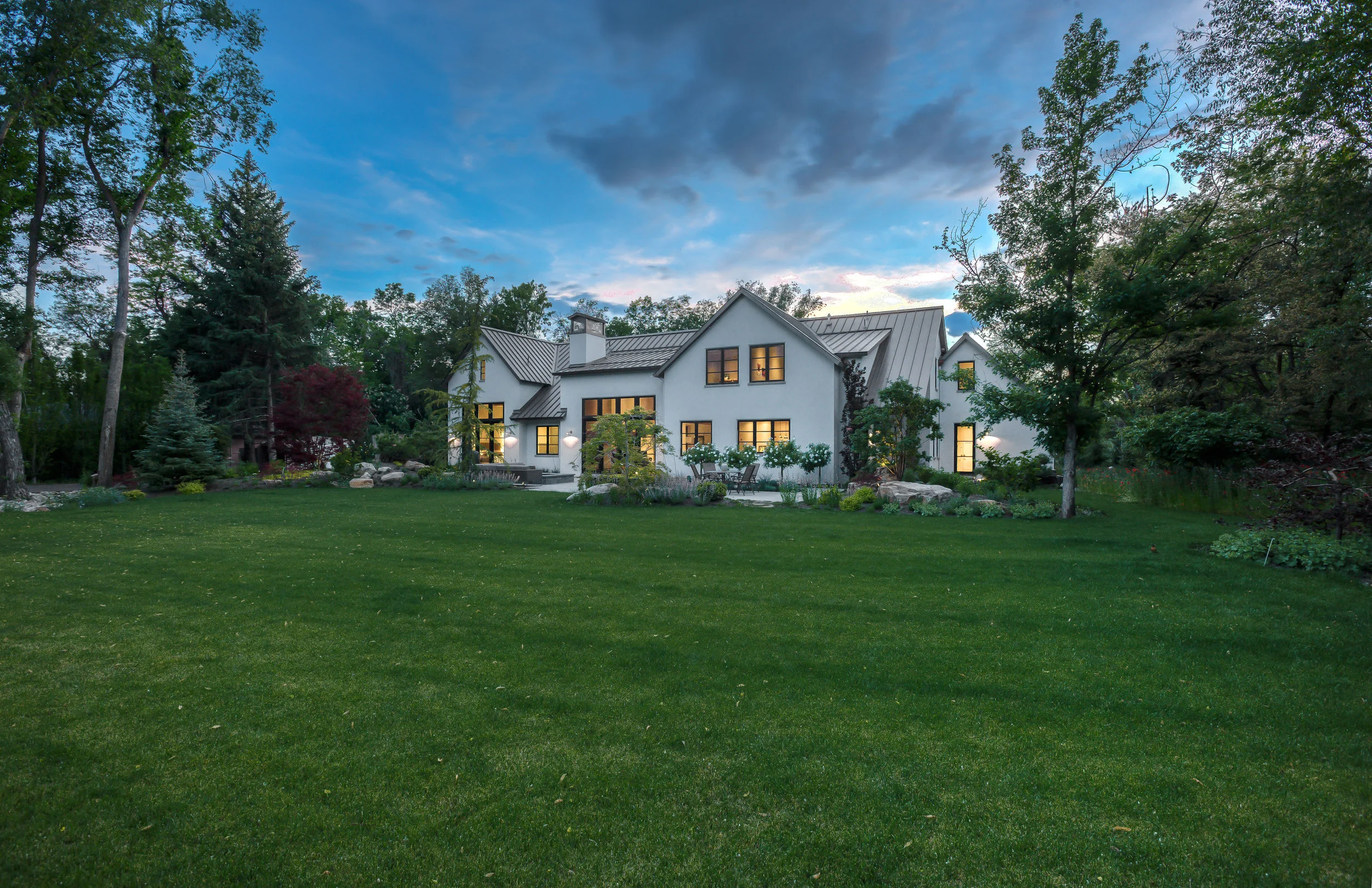 Rampton 3704-01_E0E6616a_Dusk View Side Exterior overall.jpg