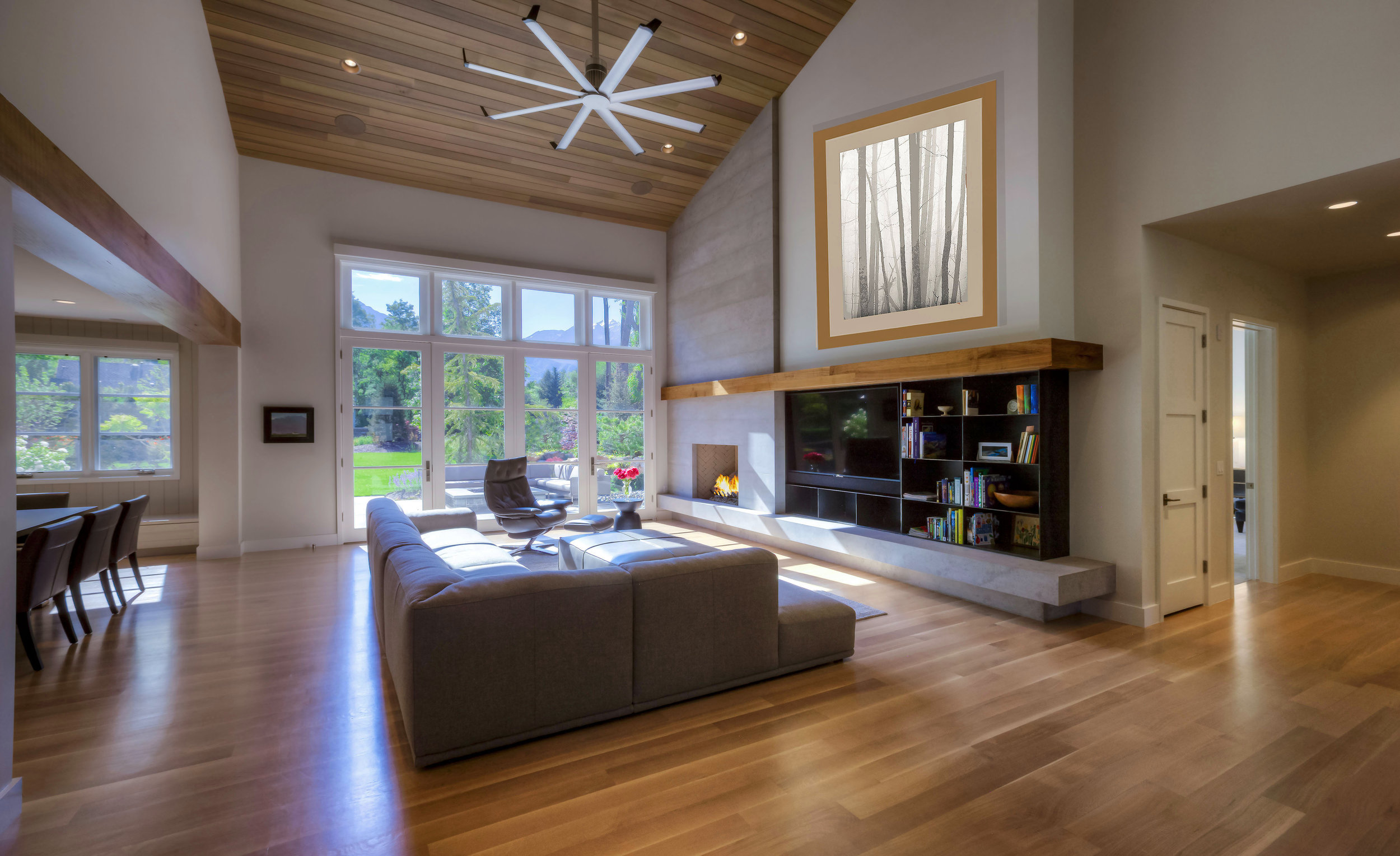 Rampton 3704-05_E0E6490b_Lv Rm to window.jpg