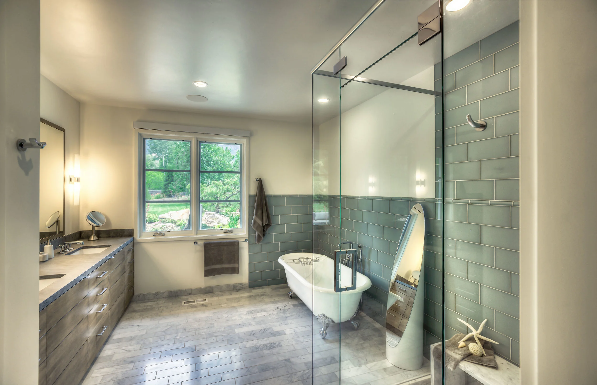 Rampton 3704-12_E0E6655_Master Bath.jpg