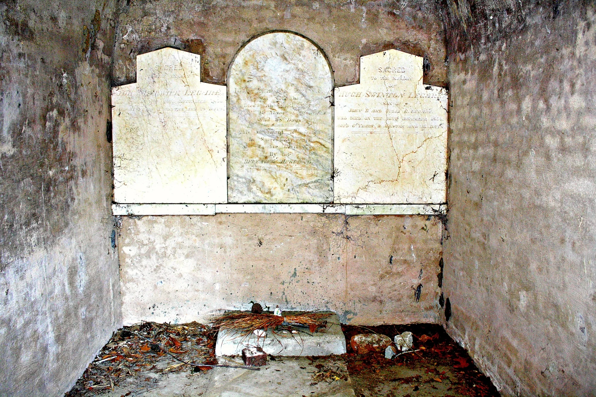 Legare Mausoleum, Edisto Island