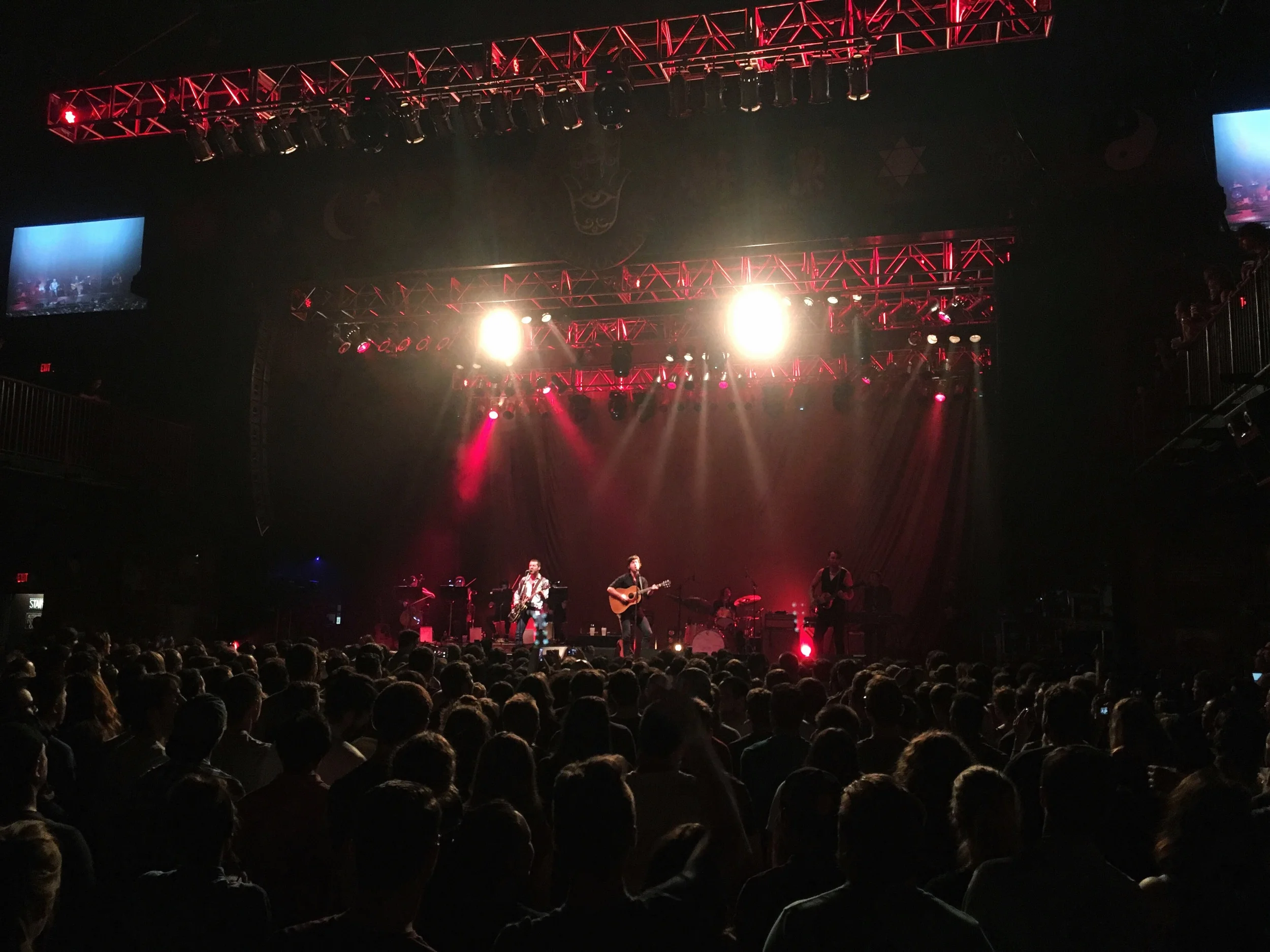 Kane and Turner performing my favourite song, The Age of The Understatement. The live string quartet in the back left were amazing too.