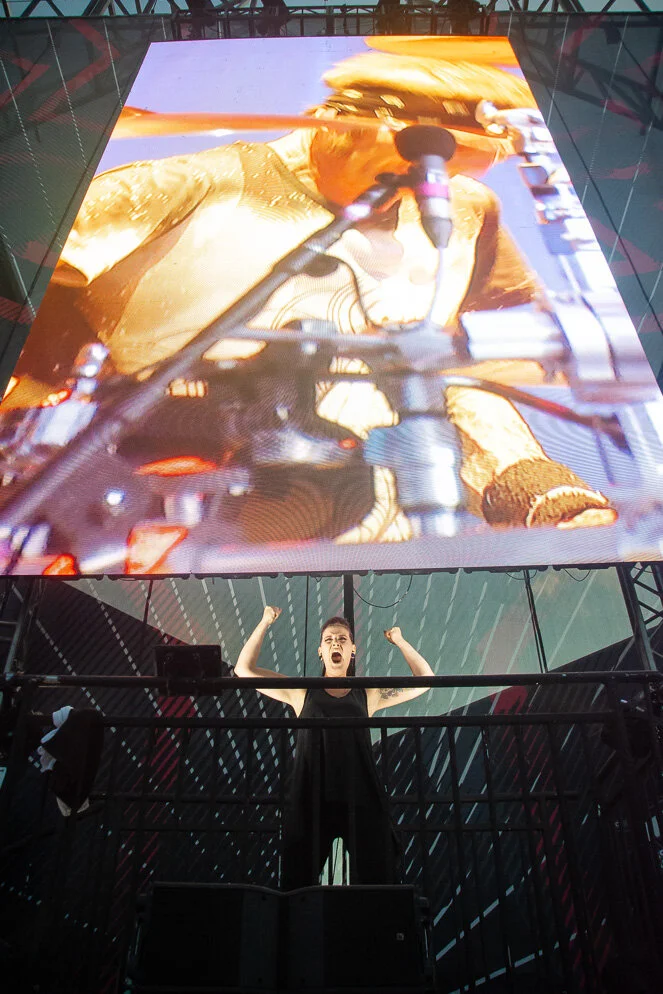 Olivia Martinetti signing during Godsmack.jpg