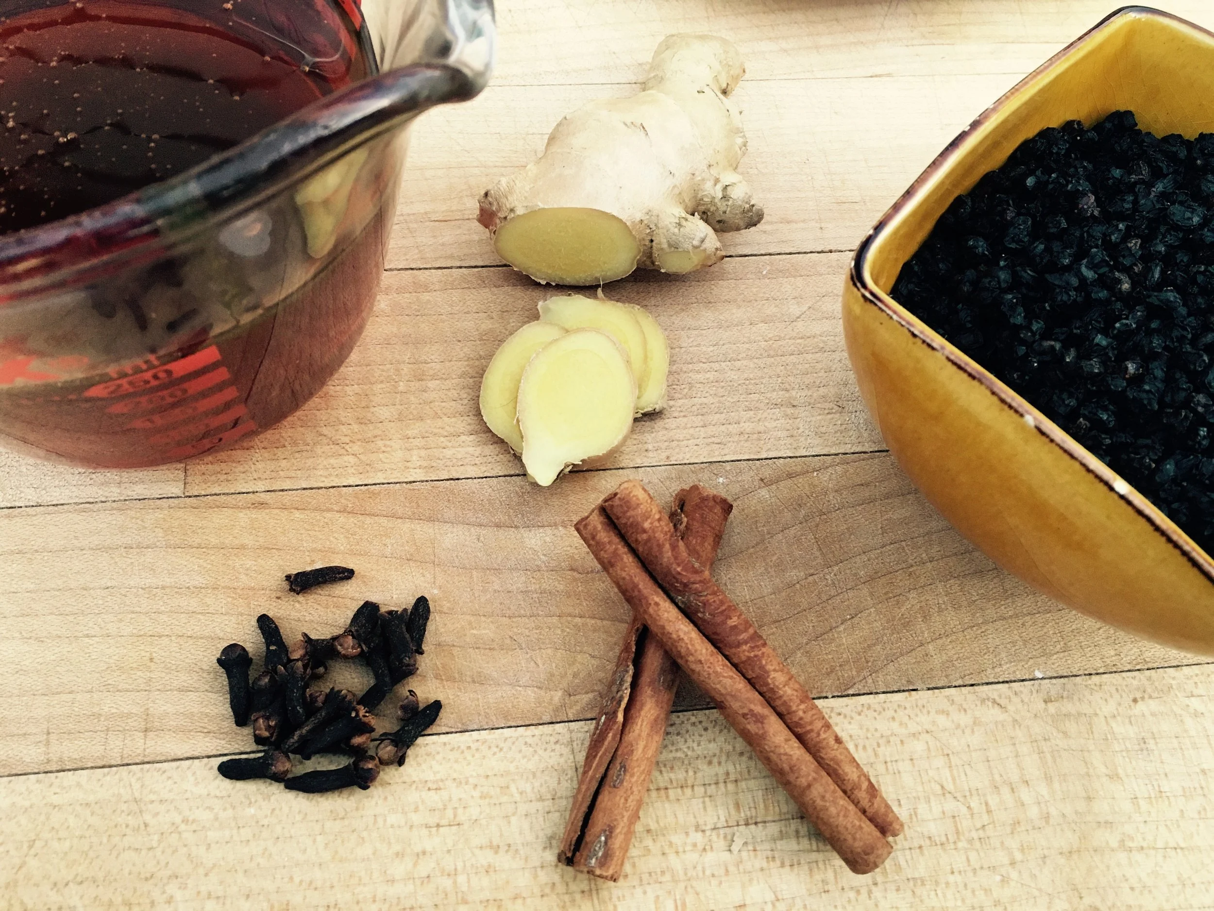 Ingredients-for-Elderberry-Syrup.jpg