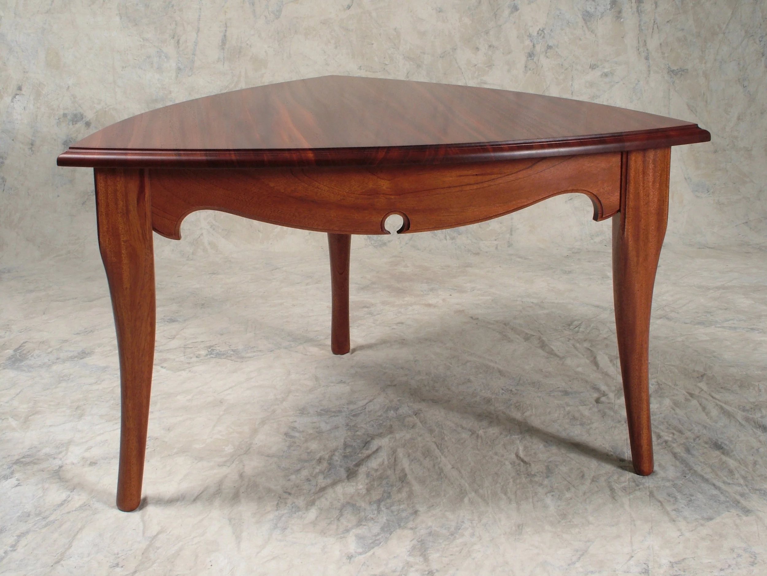 3 Sided Table